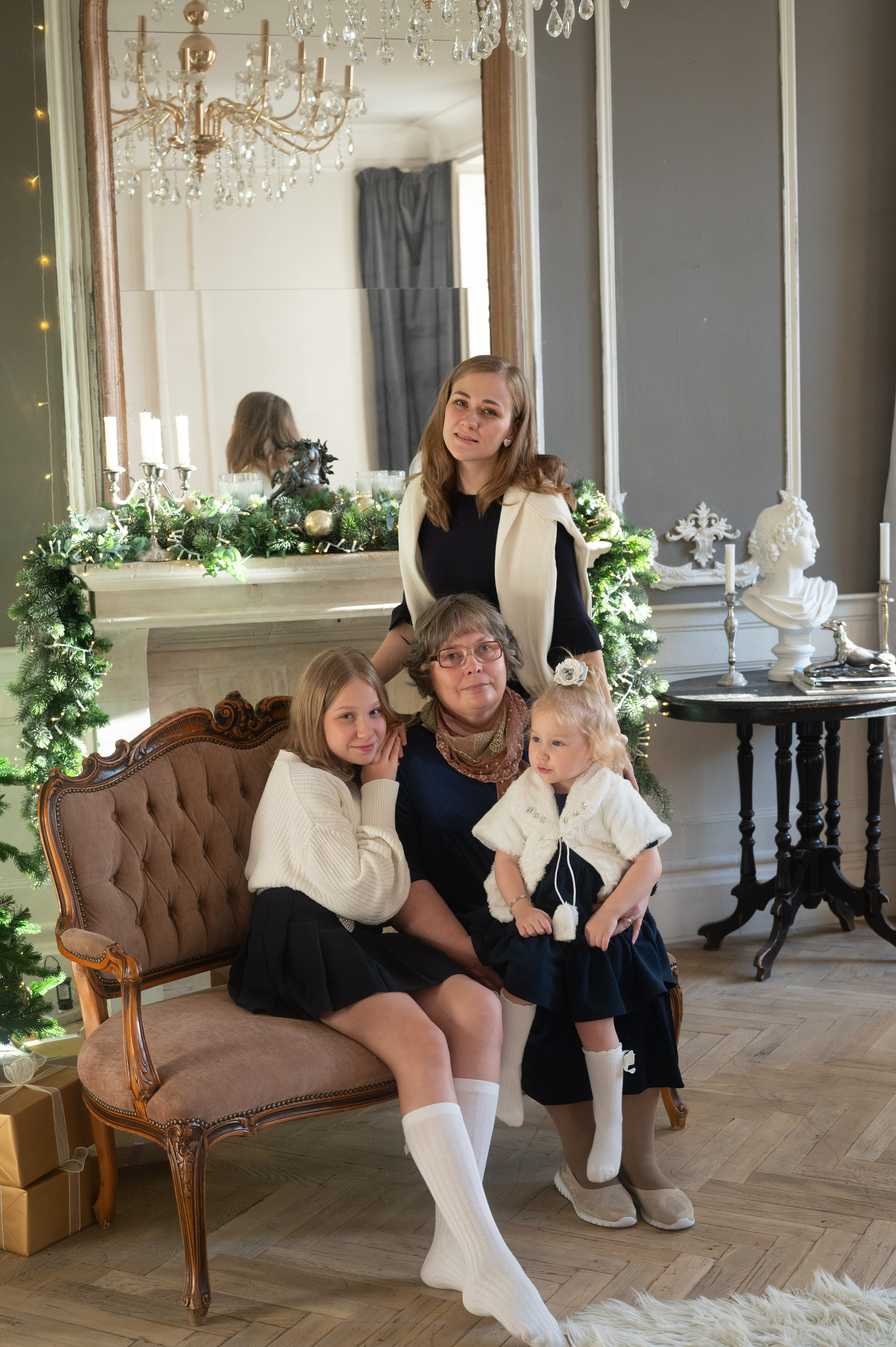 Фотостудия «Файн-арт» Новый год 2024-25. Фотограф новорожденных, семейный детский в Тюмени Татьяна Морозова