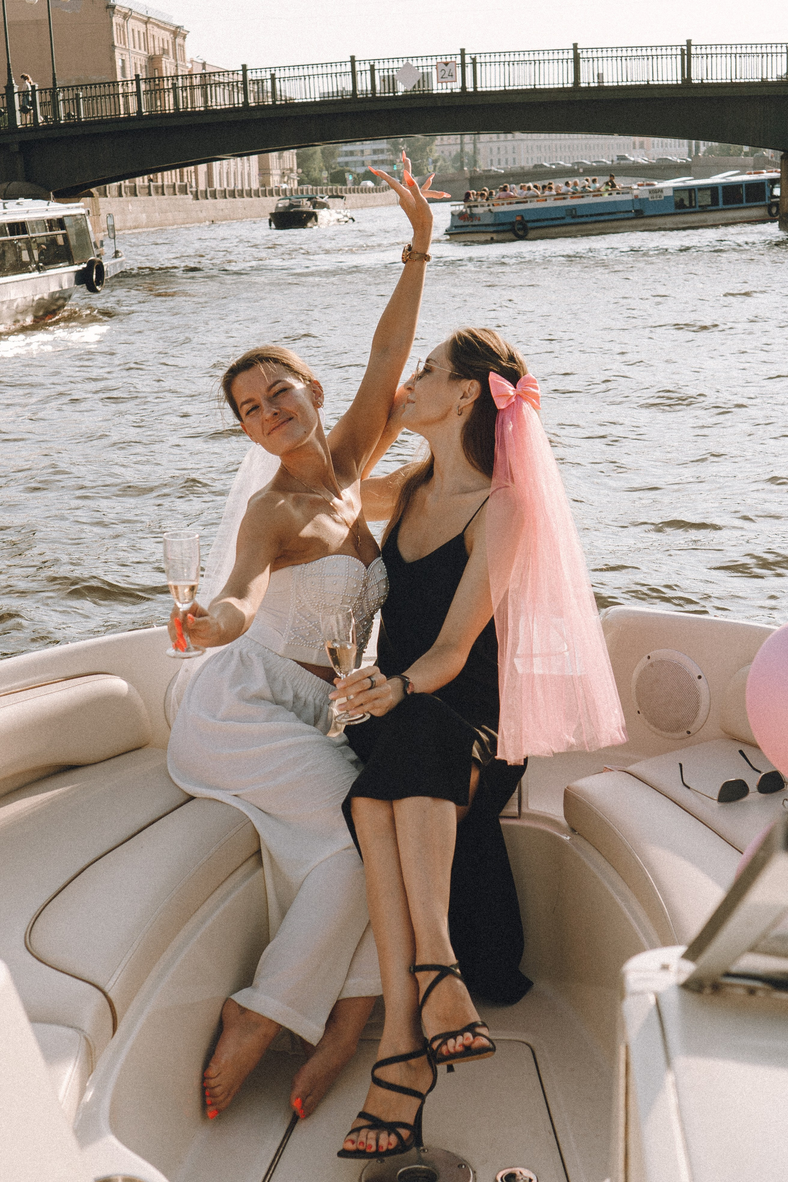 ДЕВИЧНИК НА КАТЕРЕ. Профессиональный фотограф, Санкт-Петербург — Виктория Богомолова