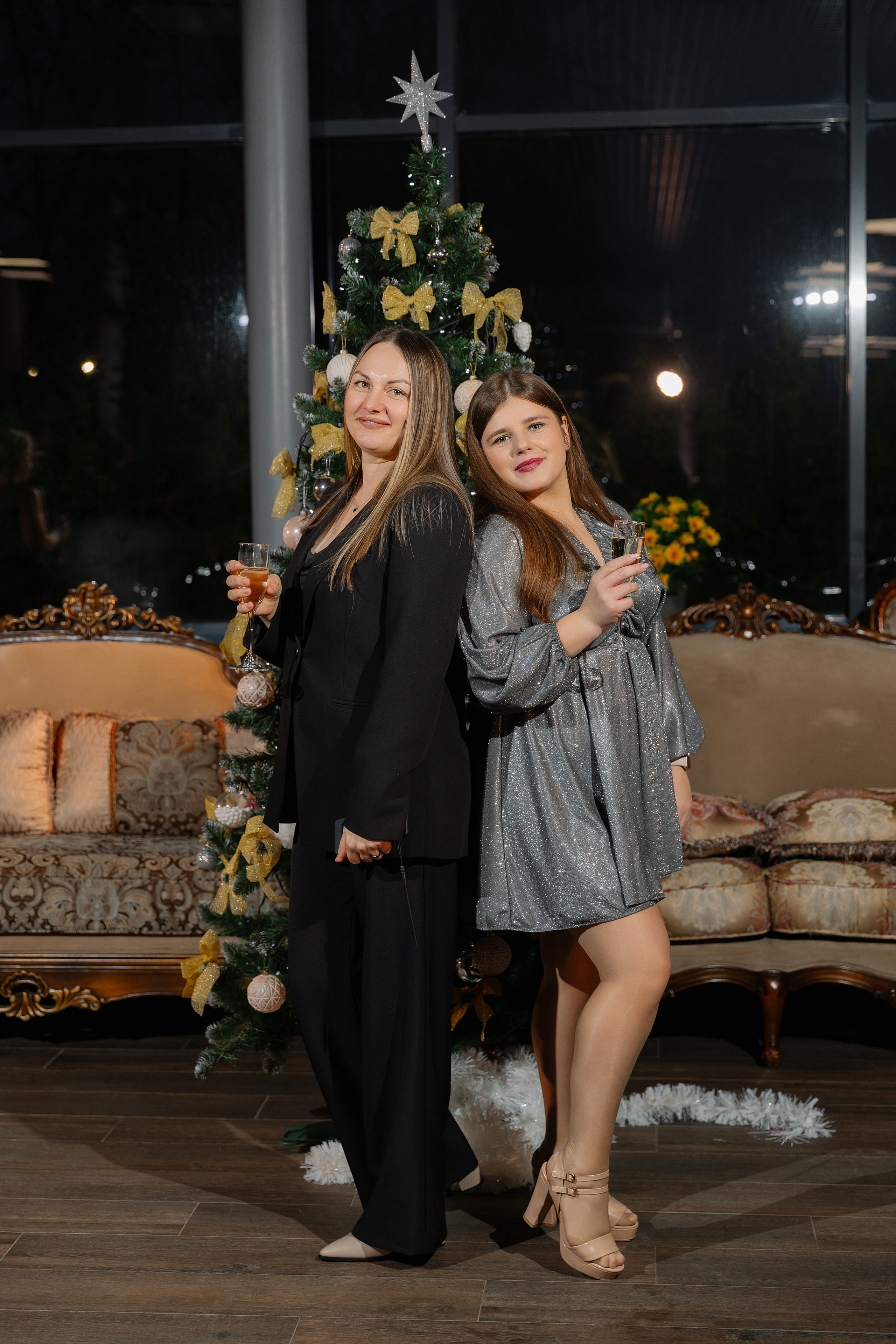 Корпоративная новогодняя фотосъемка для BELARUSBANK в Ресторане «Урарту». Свадебный фотограф в Минске/Беларуси Сергей Спиридонов