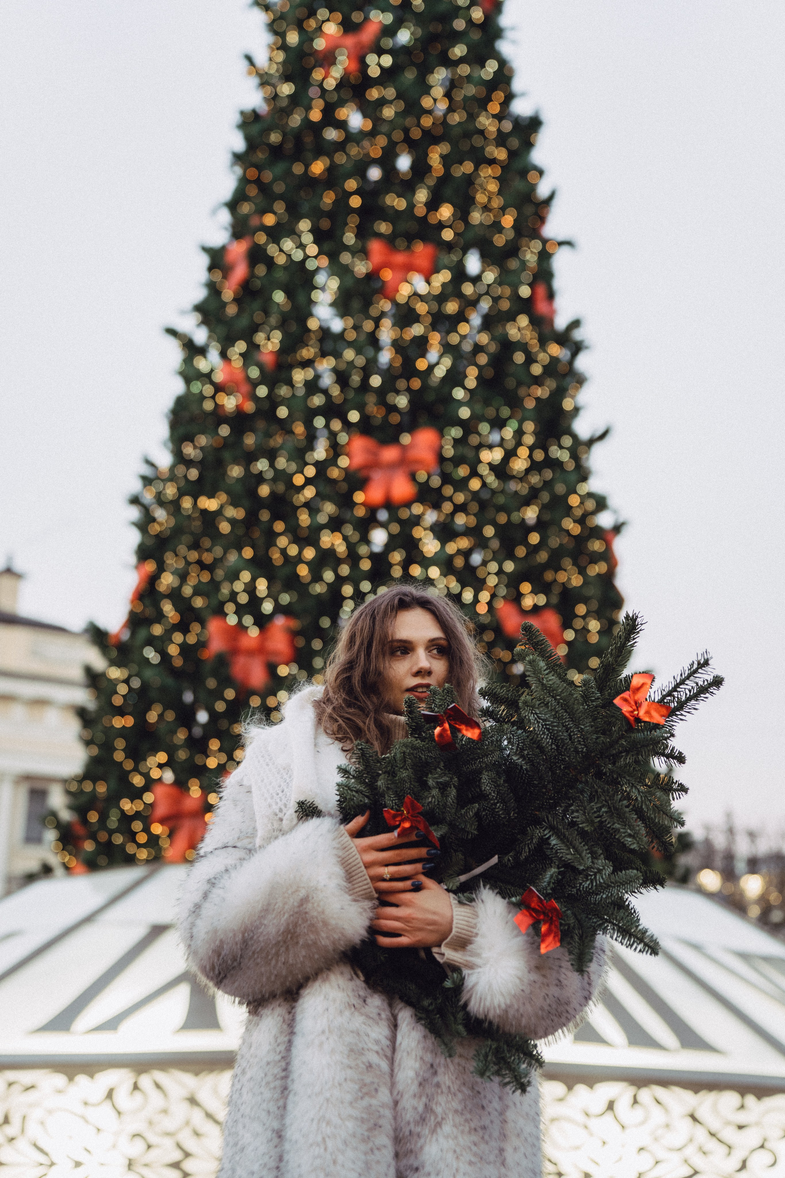 ПРОГУЛКА НА МАНЕЖНОЙ ПЛОЩАДИ ДЛЯ ДЕВУШКИ ПЕРЕД НОВЫМ ГОДОМ (НОВОГОДНЯЯ ФОТОСЕССИИЯ НА МАНЕЖНОЙ ПЛОЩАДИ). Профессиональный фотограф, Санкт-Петербург — Виктория Богомолова
