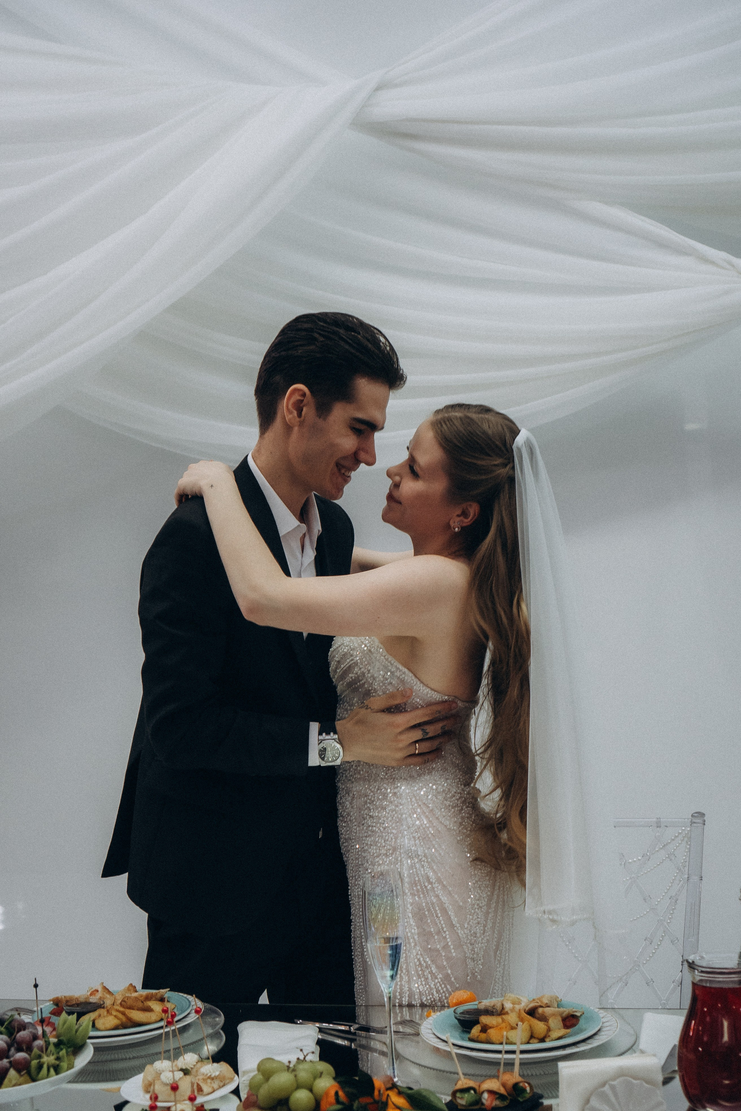 СВАДЕБНАЯ СЬЕМКА СБОРОВ В ОТЕЛЕ И ВЫЕЗД НА ЦЕРЕМОНИЮ (СНЯТО В СИБИРЕ В НИЖНЕВАРТОВСКЕ). Профессиональный фотограф, Санкт-Петербург — Виктория Богомолова