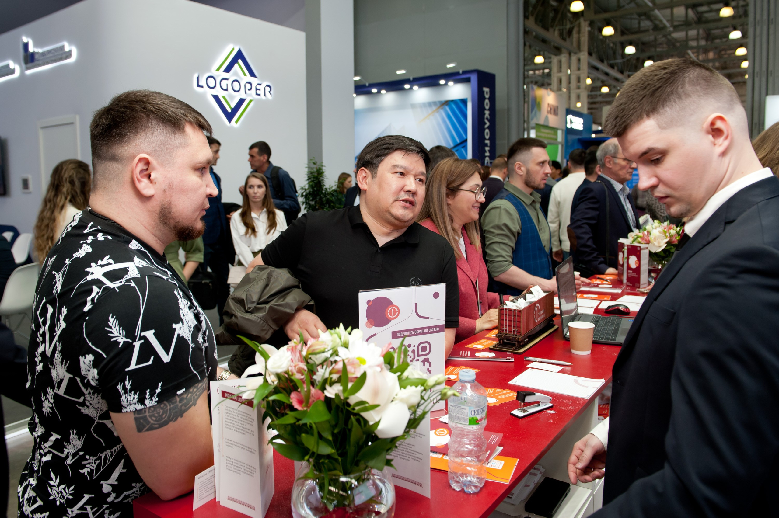 Работа выставочного стенда ПГК. Репортажный фотограф и видеограф Слава Думчев. Тимбилдинги, отчетники, корпоративы