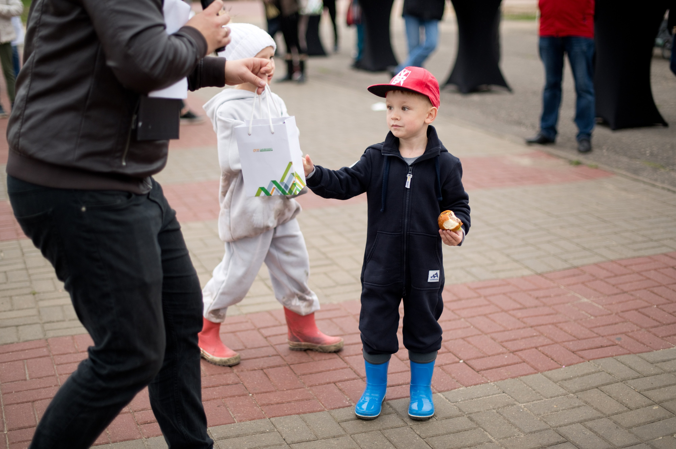 Посадка деревьев в рамках акции Зарубежнефть. Репортажный фотограф и видеограф Слава Думчев. Тимбилдинги, отчетники, корпоративы
