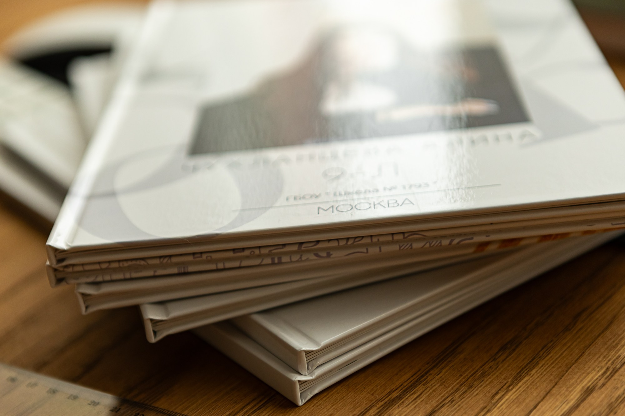 Выпускные альбомы крупным планом