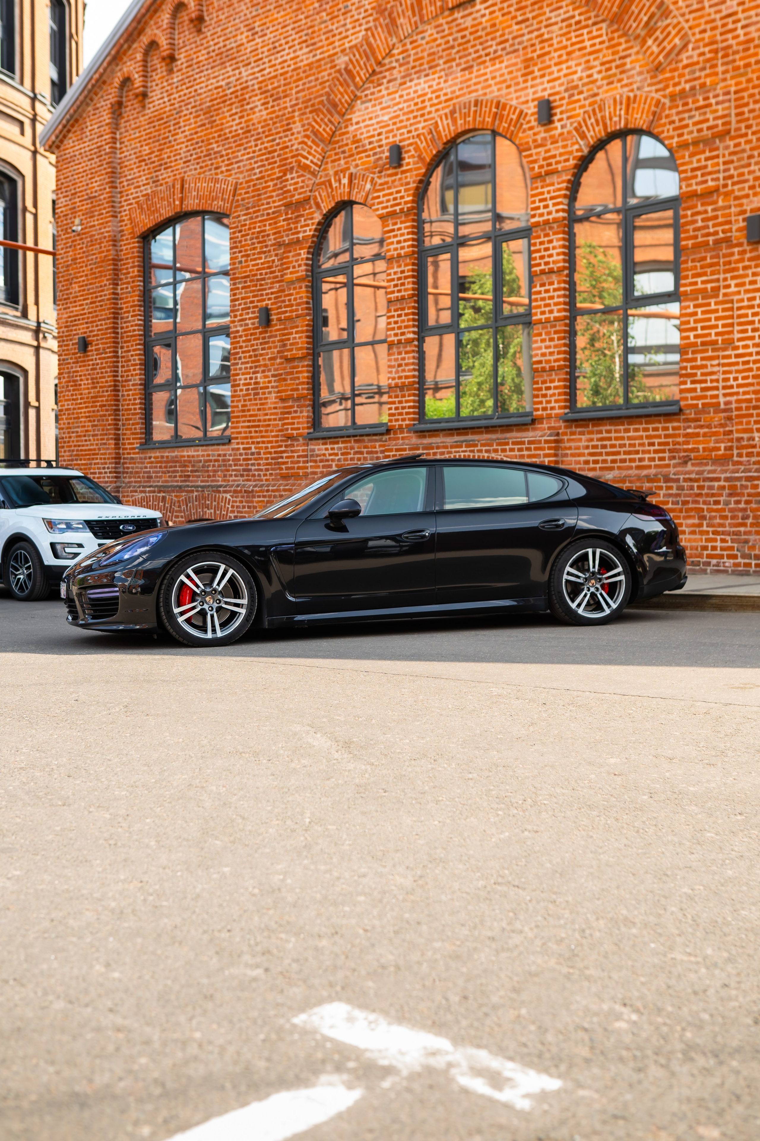 Porsche Panamera. Mirllaev