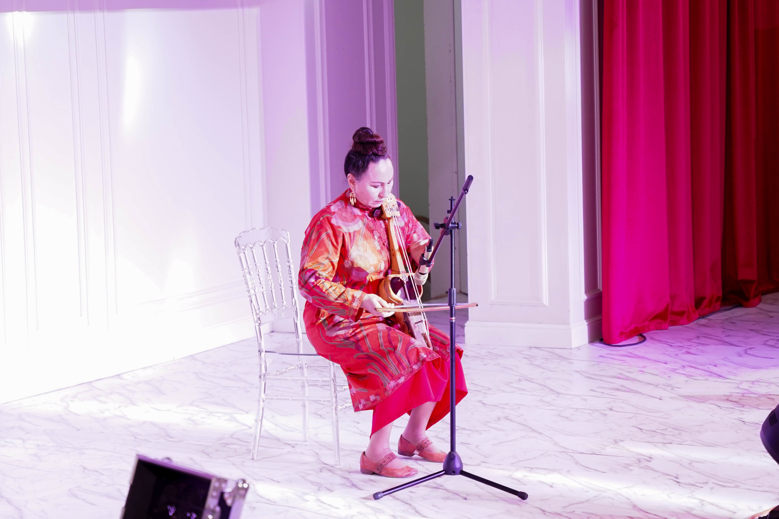 Dana uzatu. Фотограф Ернар Ержанов