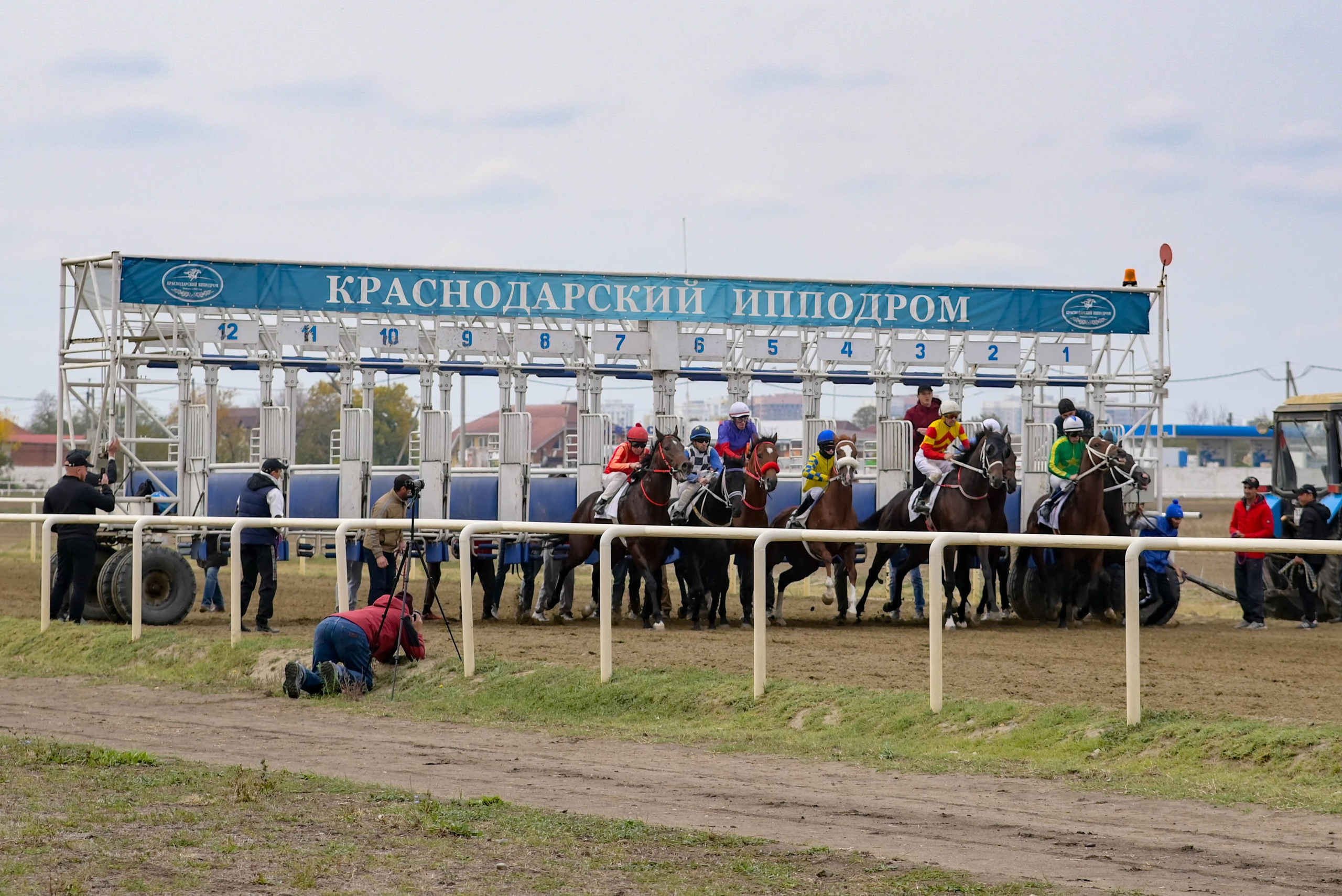 Закрытие скакового сезона 2024 г. Краснодар. Фотограф Краснодар Наталья Сувит
