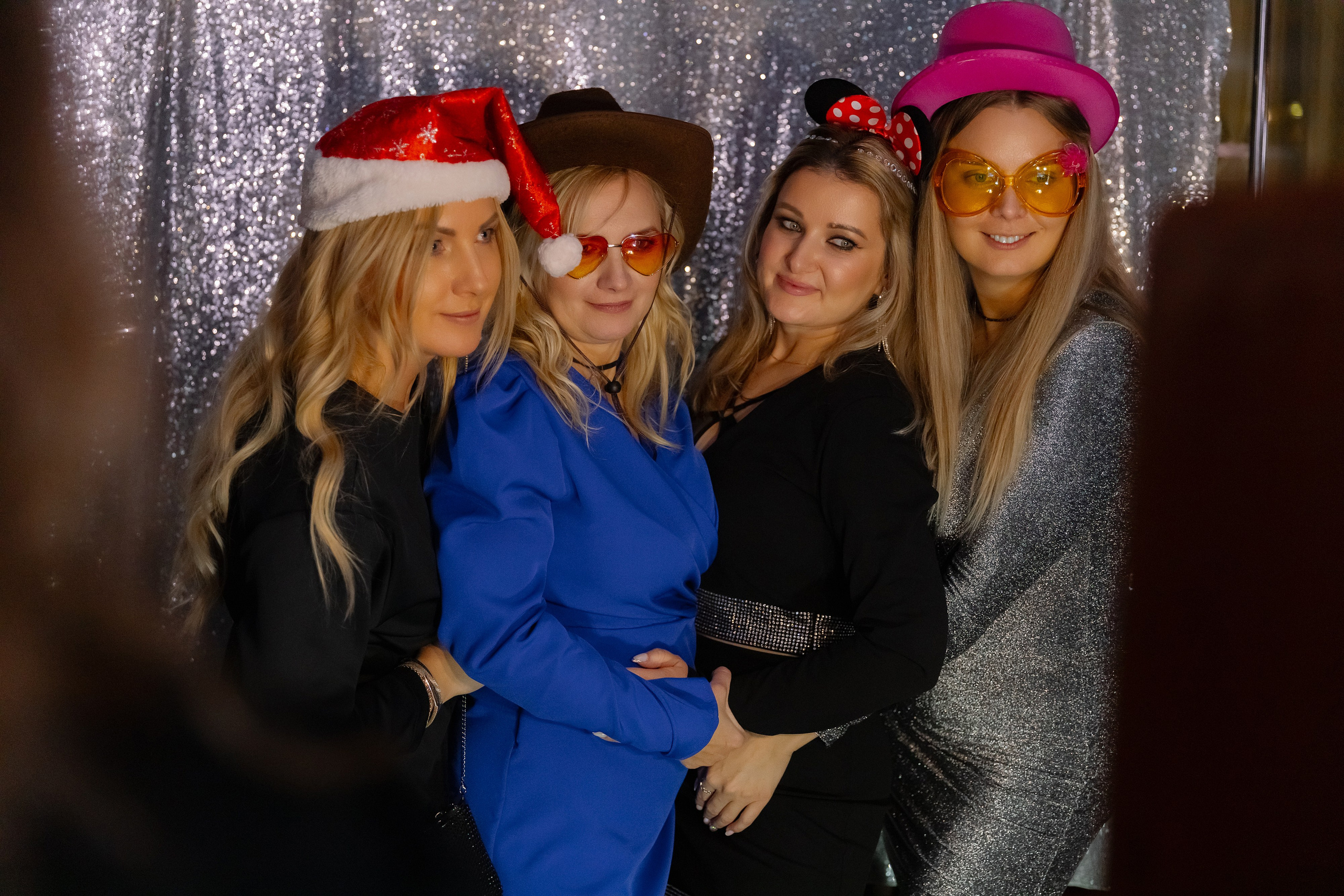 Корпоративная новогодняя фотосъемка для BELARUSBANK в Ресторане «Урарту». Свадебный фотограф в Минске/Беларуси Сергей Спиридонов