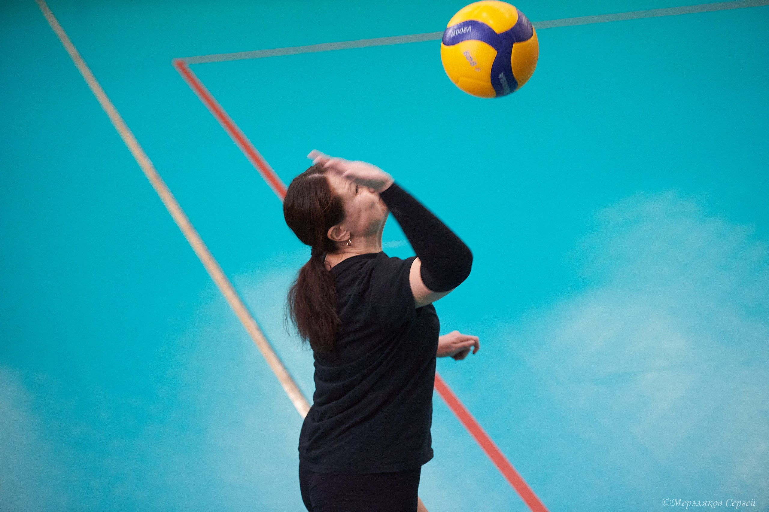 Новогодний волейбольный турнир. Ижевск. 16.12.23. Спортивный репортажный фотограф в Ижевске Сергей Мерзляков