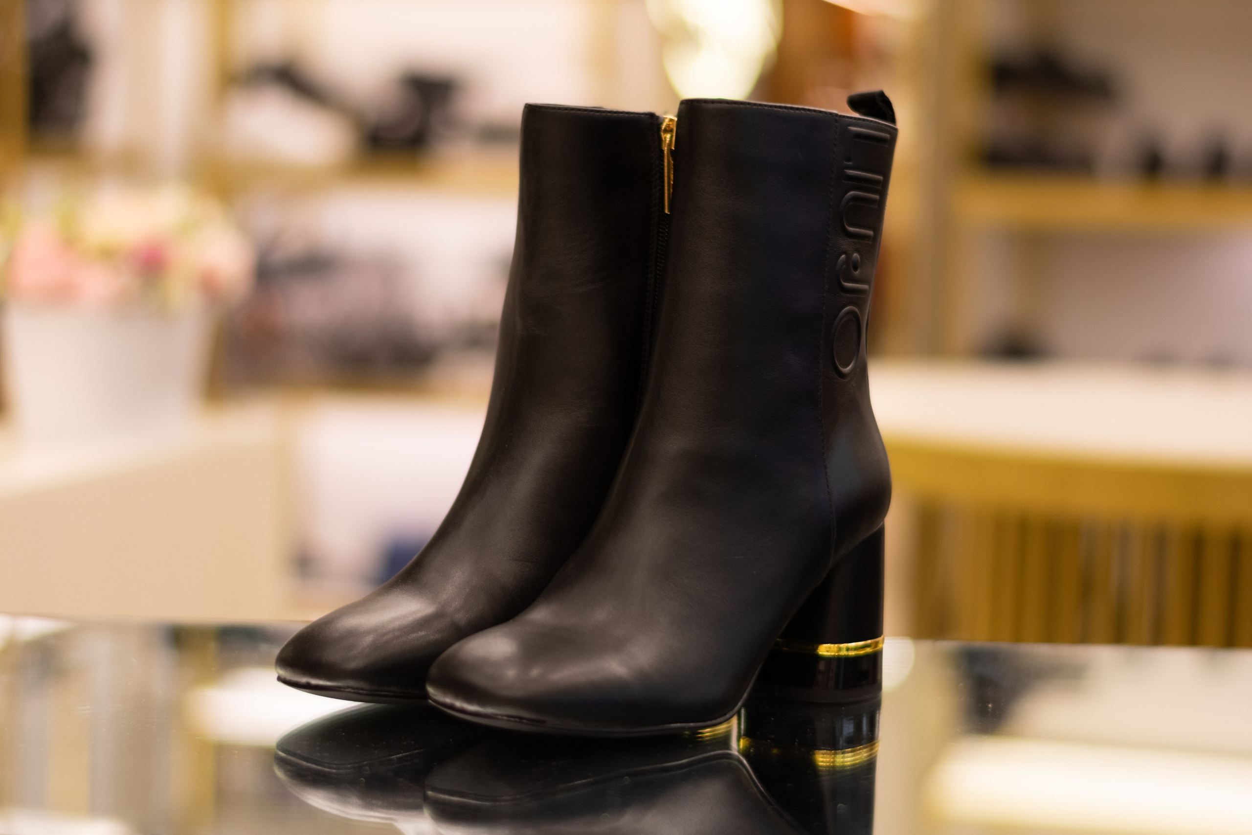 Для организаций. Предметная фотосессия для обувного магазина Capsula. Фотограф/видеограф Богдан Голованов