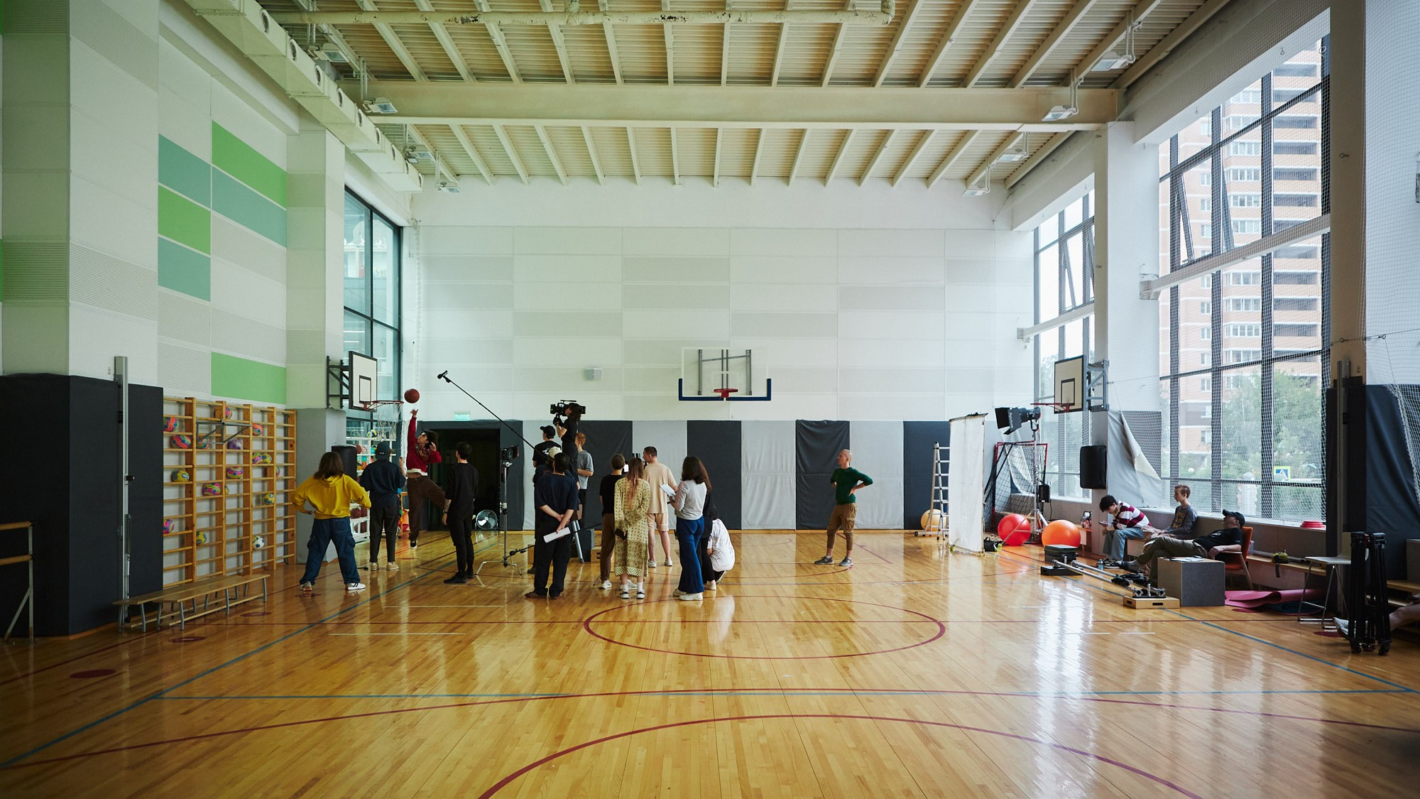 Бэкстейдж сериала «Школота» — репортажная фотосъёмка съёмочного процесса. Репортажный фотограф в Москве — Дмитрий Тарасов | Съёмка мероприятий, концертов, корпоративов