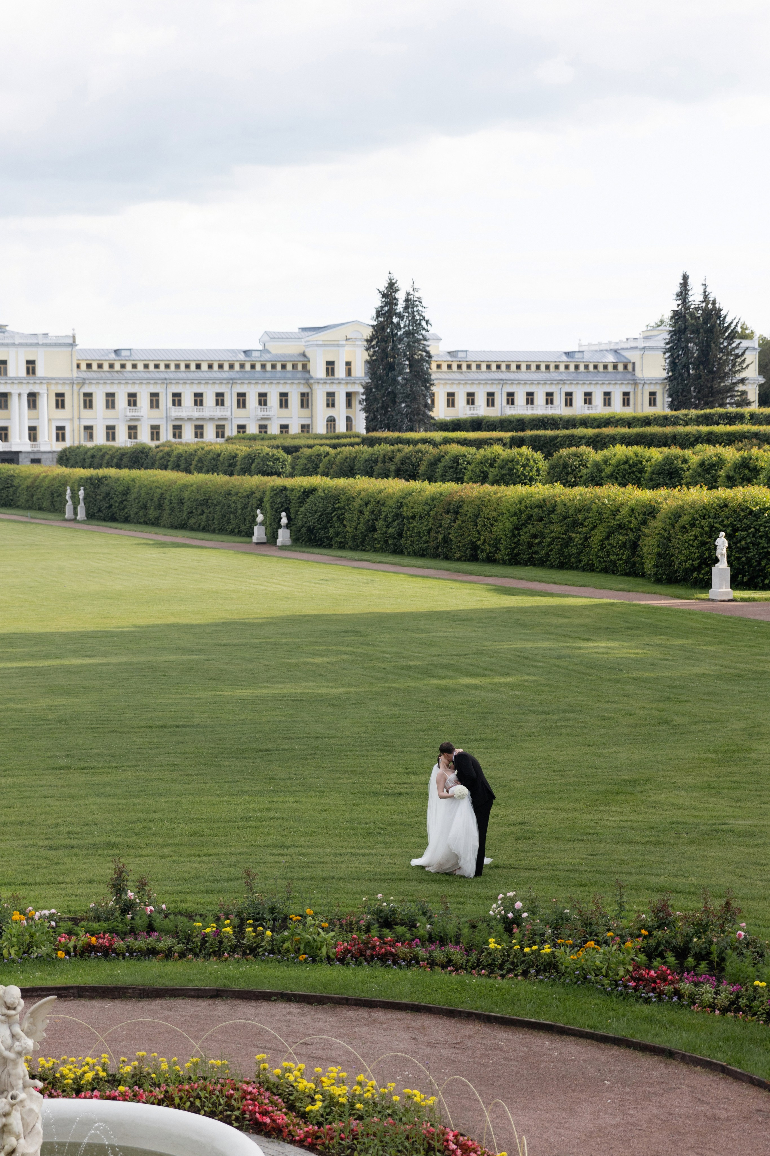 Свадебная фотосъемка росписи и свадебная фотосессия в Архангельском. Свадебный фотограф в Москве Полина Лелетко