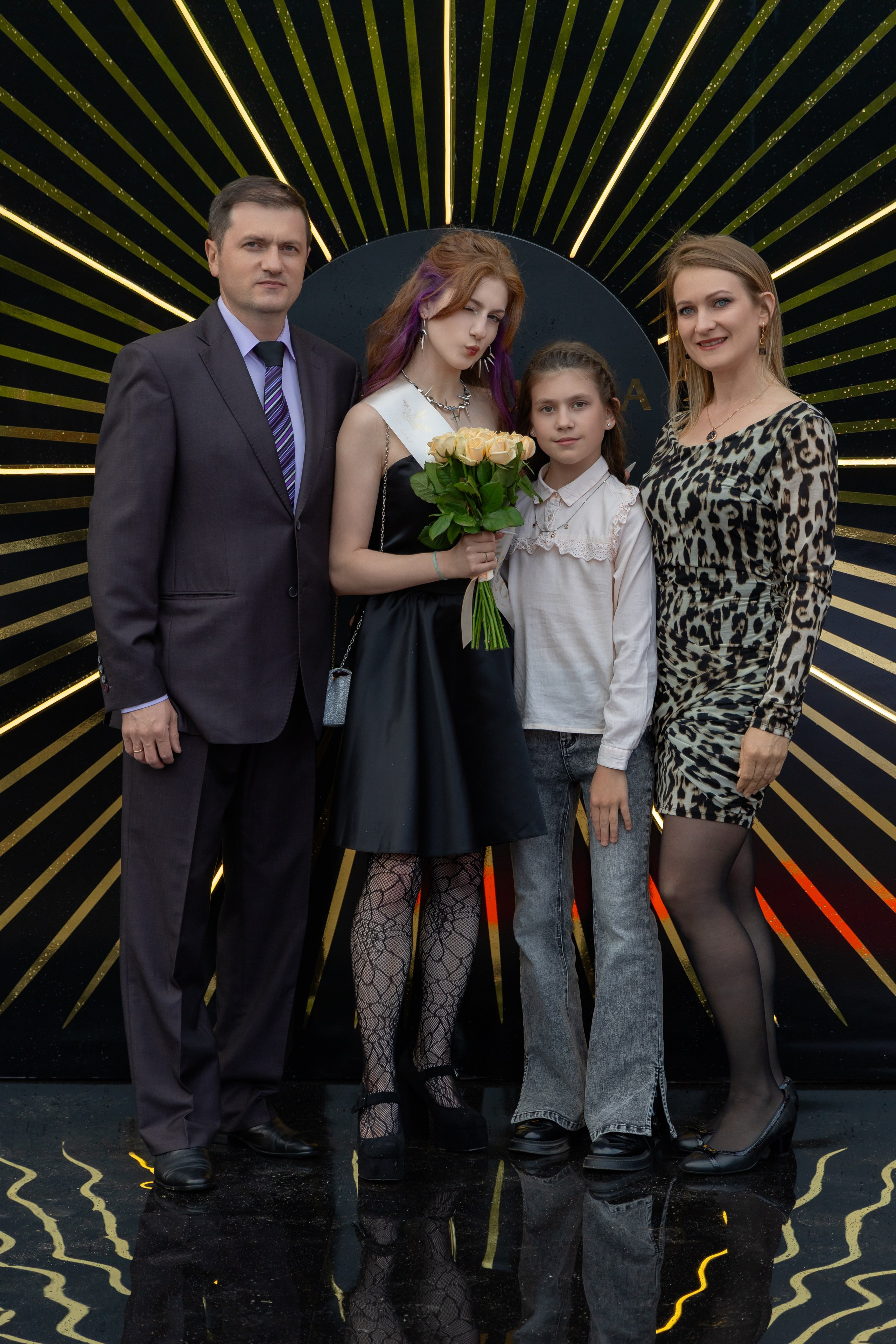 Школьный выпускной 2025 год в Минске, Беларуси. Свадебный фотограф в Минске/Беларуси Сергей Спиридонов