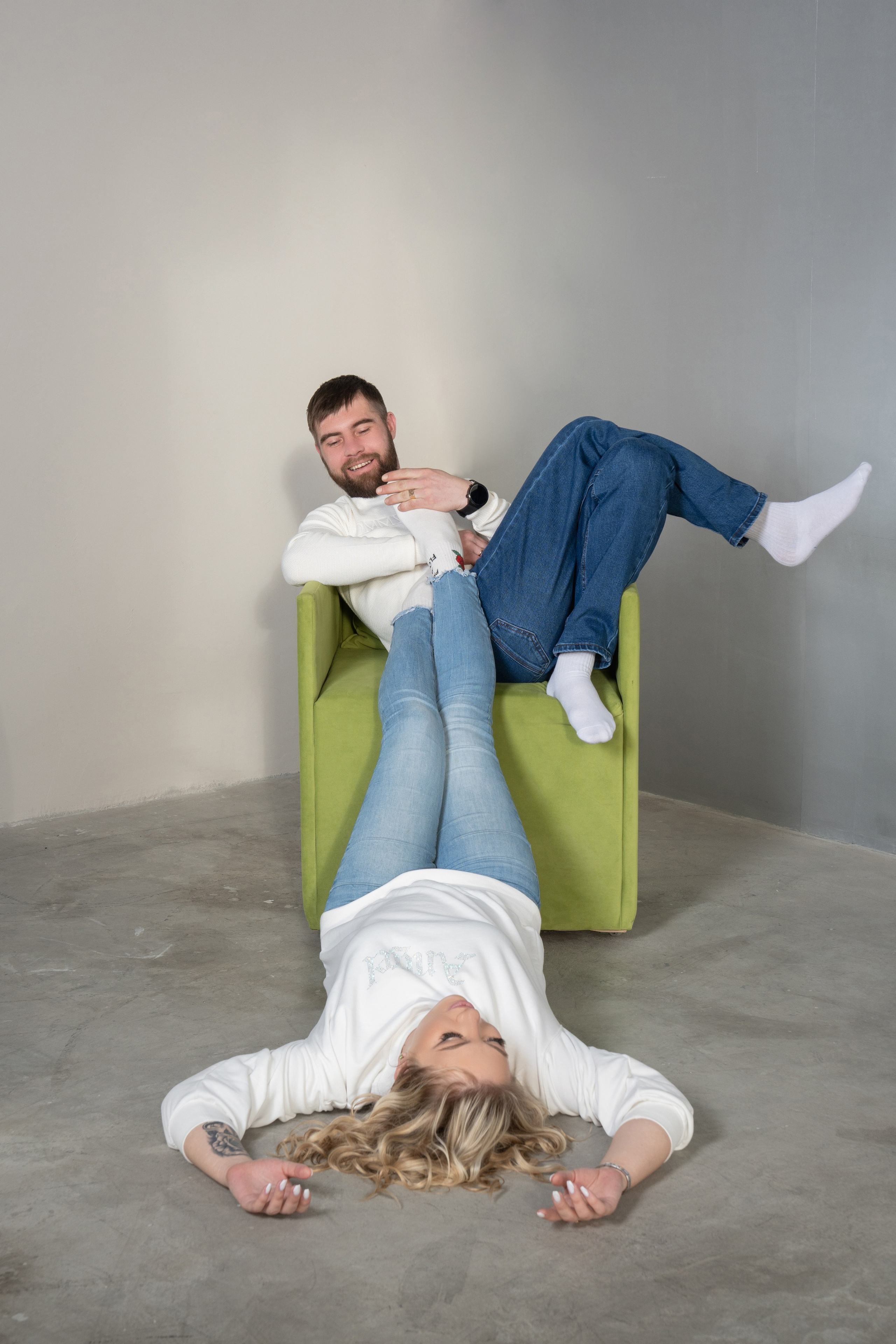 Семейная парная новогодняя фотосессия. Занимаюсь профессиональной фотографией и живу рядом с Байкалом. Работаю в разных жанрах