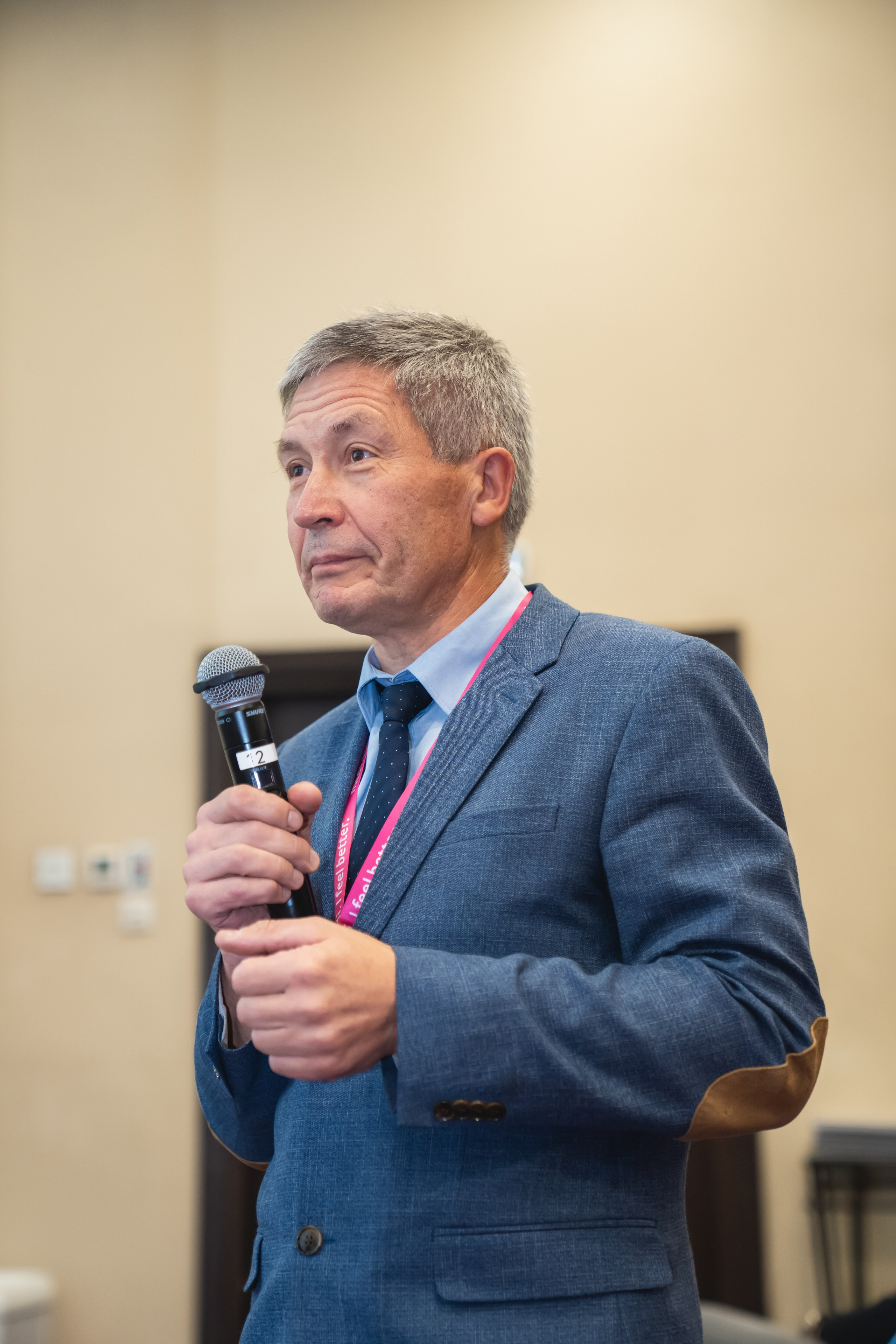 Фотосессия форумов, конференций. Занимаюсь профессиональной фотографией и живу рядом с Байкалом. Работаю в разных жанрах