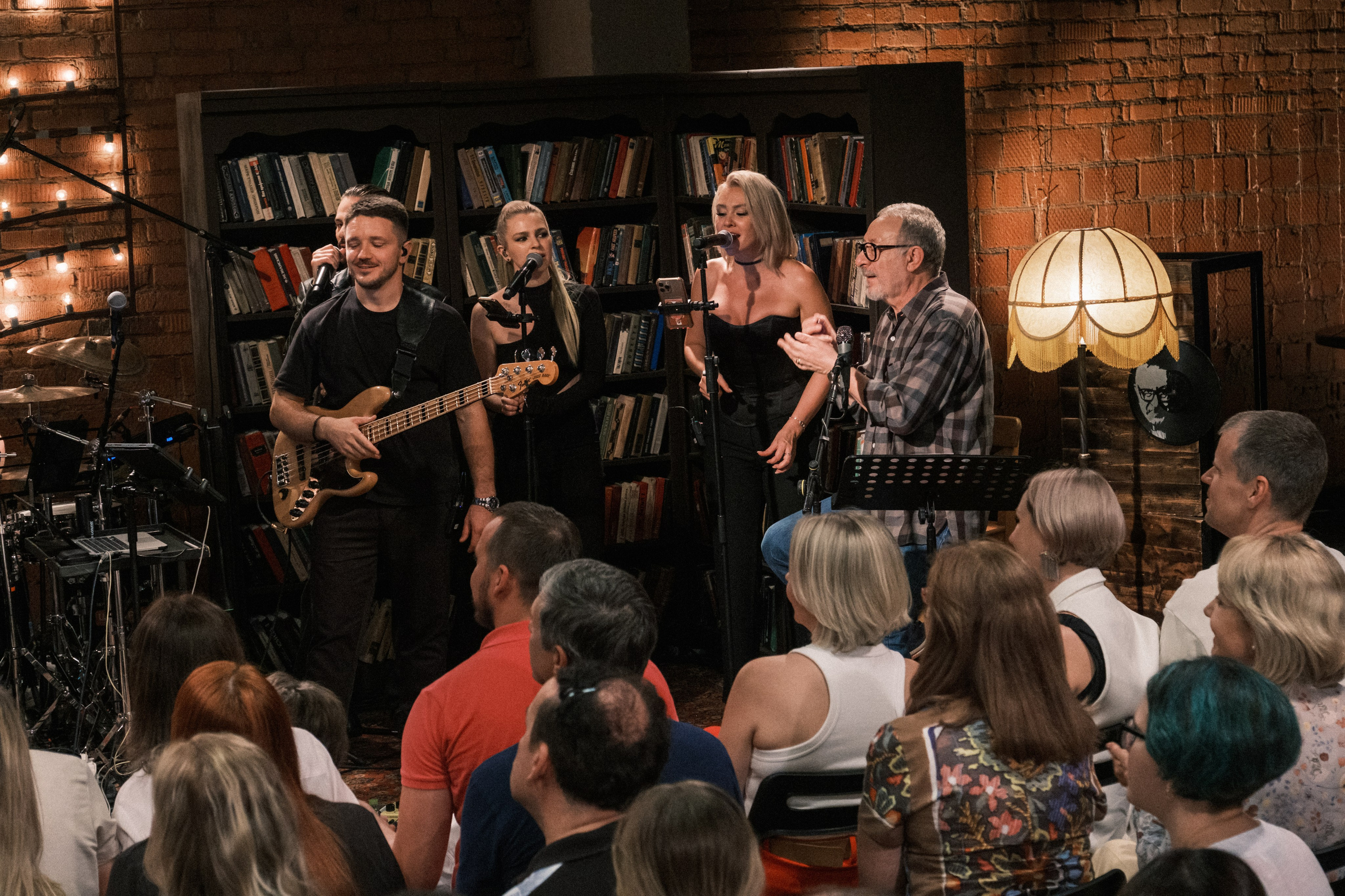 Квартирник у Маргулиса. Александр Ревва (Артур Пирожков). Профессиональный фотограф в Москве и МО Денис Кулешов