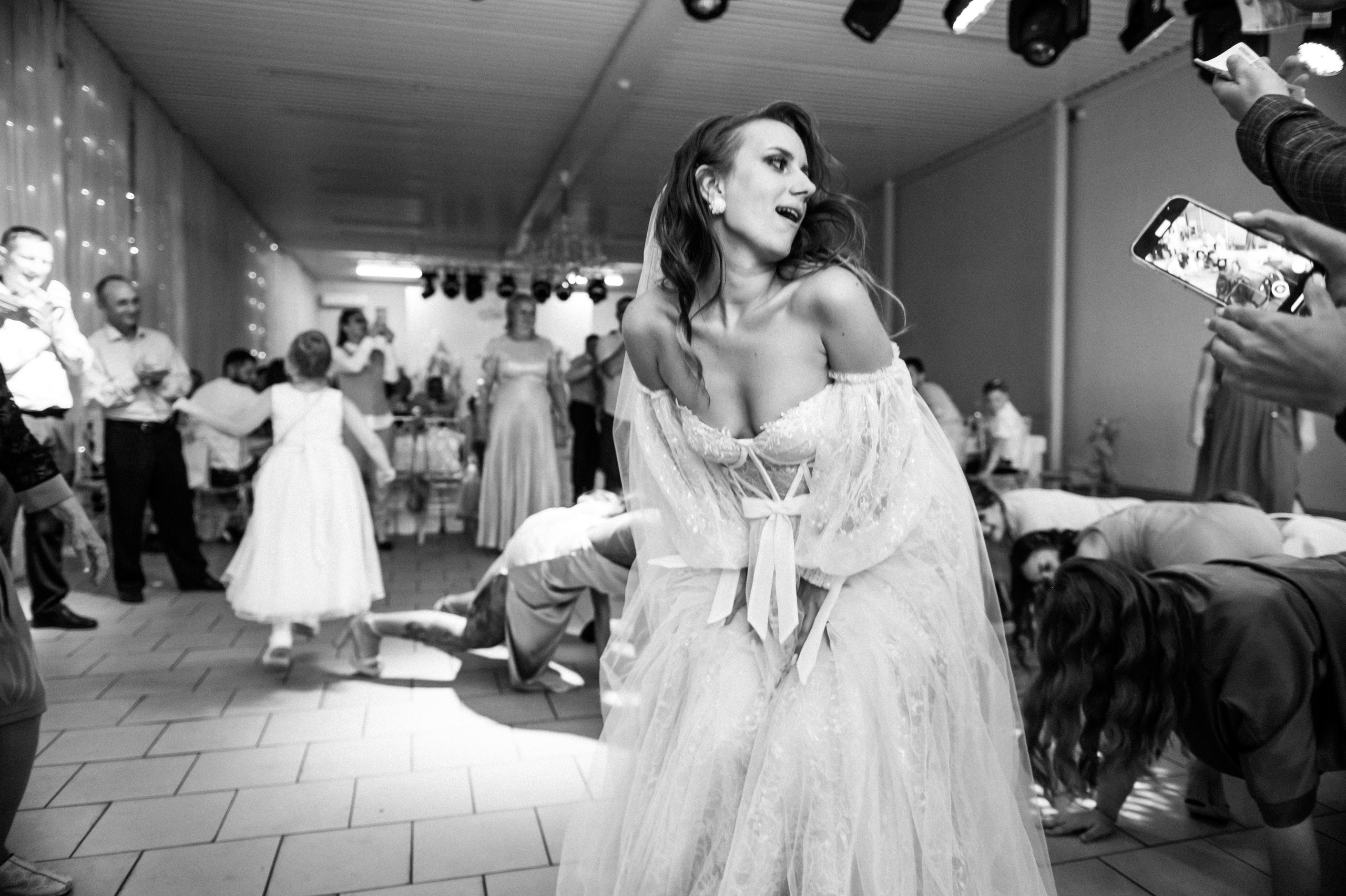 Свадебные фотографии. Фотограф в Барнауле Дарья Бутурлакина. Люби.Цени.Касайся