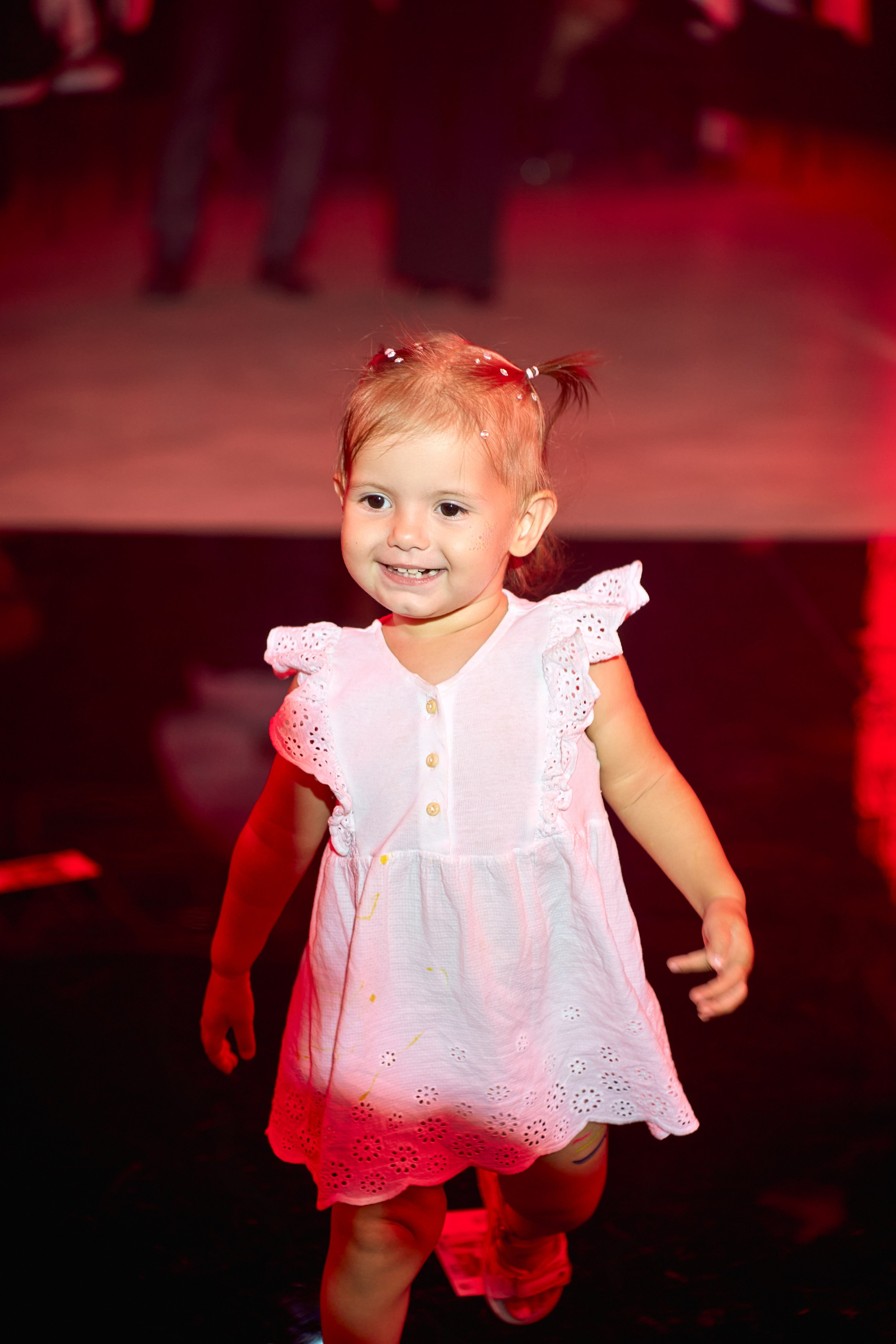 Свадьба с искусственным интеллектом в Усадьбе фамилии от ТВИНС СТУДИО лучших фотографов Краснодара. ТВИНС СТУДИО — лучшие свадебные фотографы и видеографы в Краснодаре