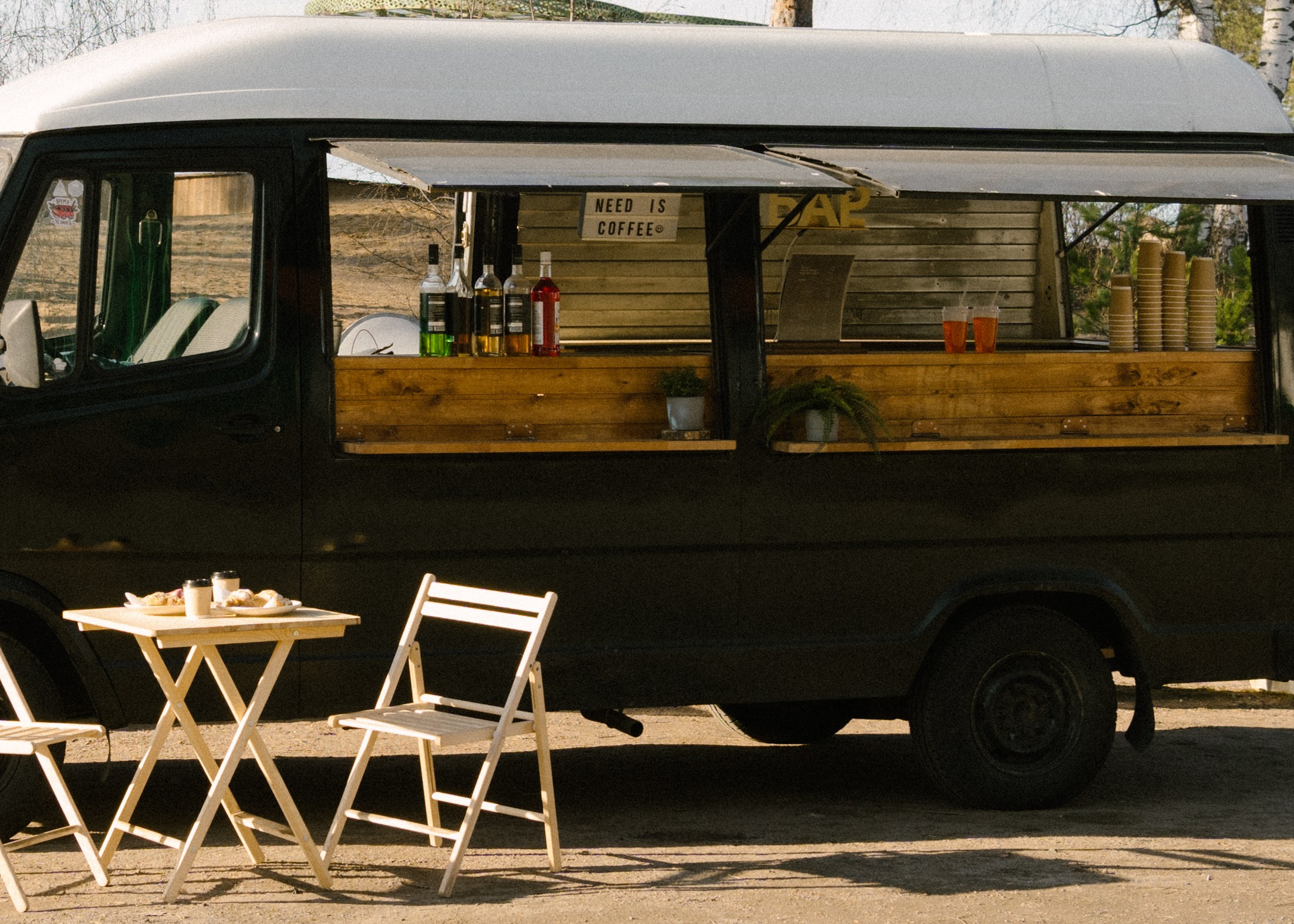 Горизонт событий — бар на колесах. Фотограф для брендов в Санкт-Петербурге — Анастасия Галина