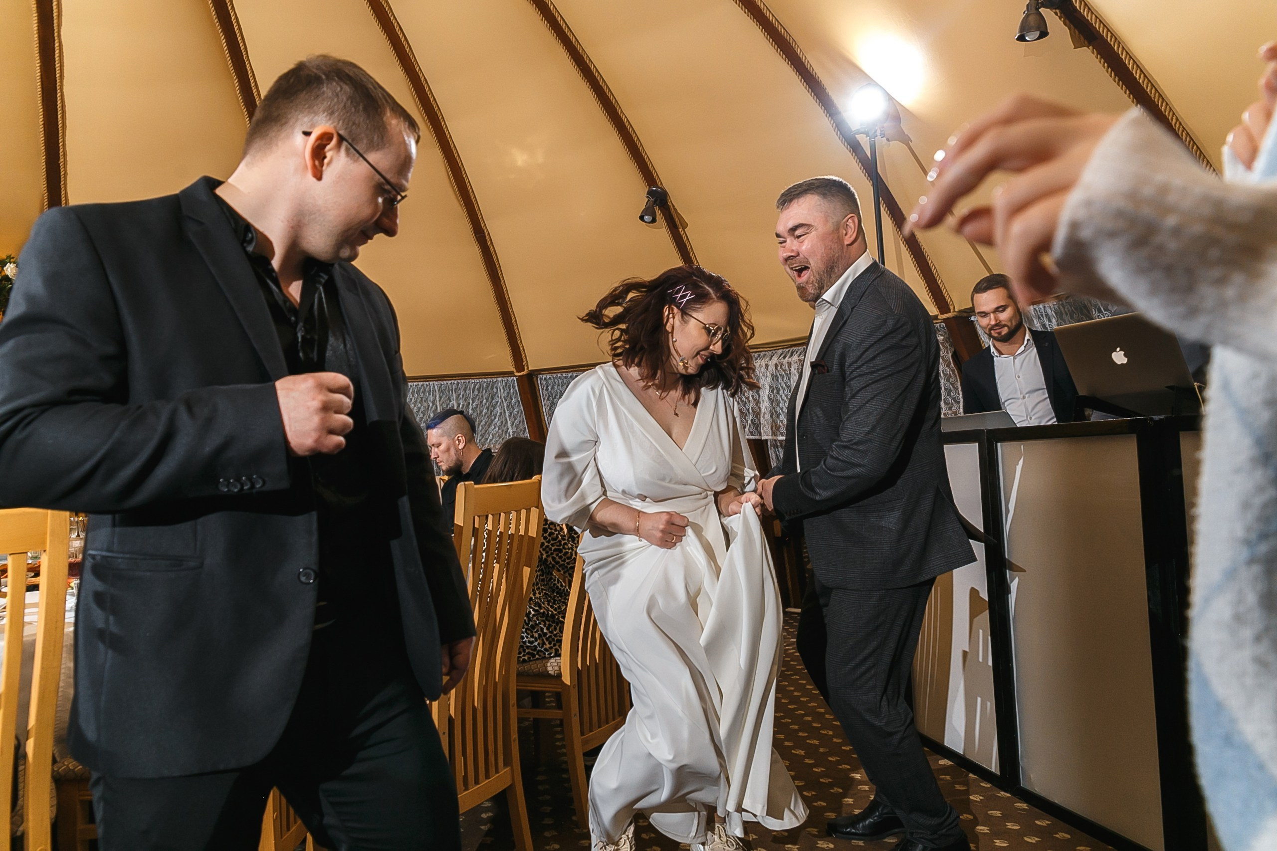 Яна и Алексей: свадебный день. Событийный фотограф Максим Бескоровайновнов