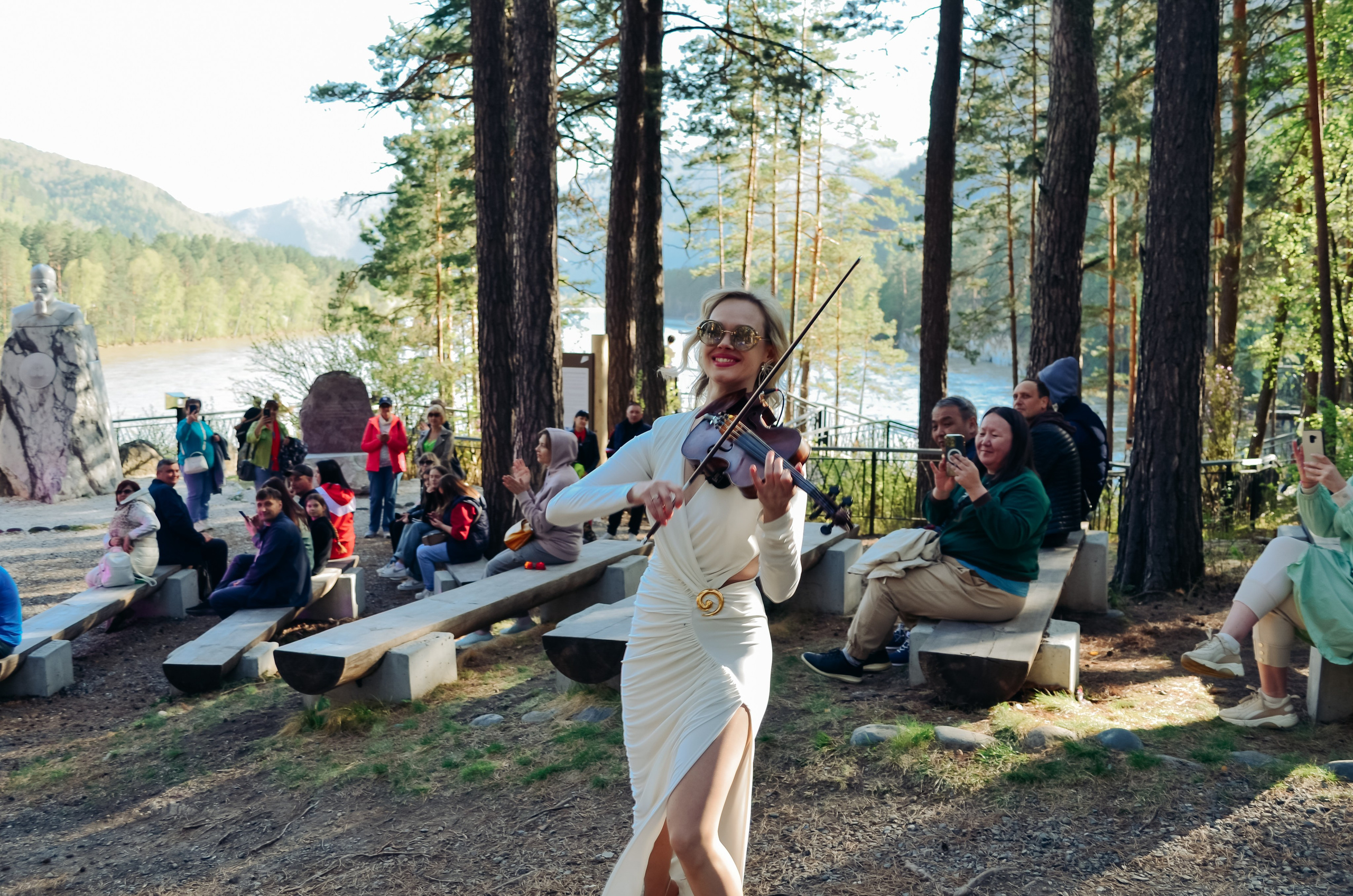 Фестиваль «Цветение Маральника на Алтае 2025». Фоторепортаж. Денисова Аля — фотограф для парных съемок и индивидуальных историй в Барнауле