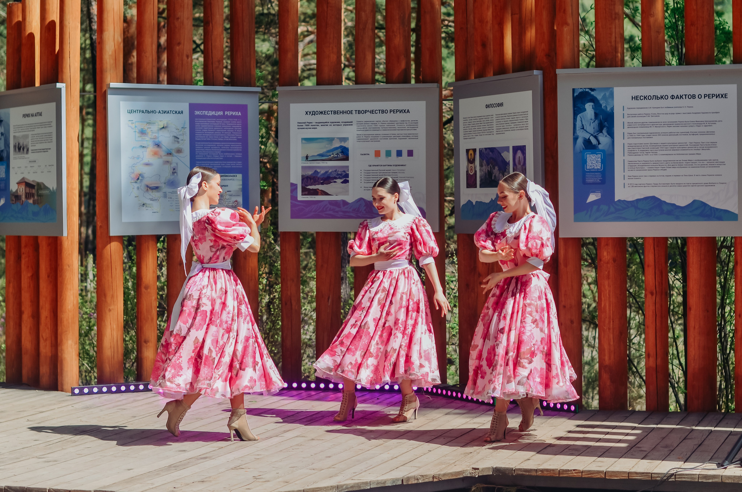 Фестиваль «Цветение Маральника на Алтае 2025». Фоторепортаж. Денисова Аля — фотограф для парных съемок и индивидуальных историй в Барнауле