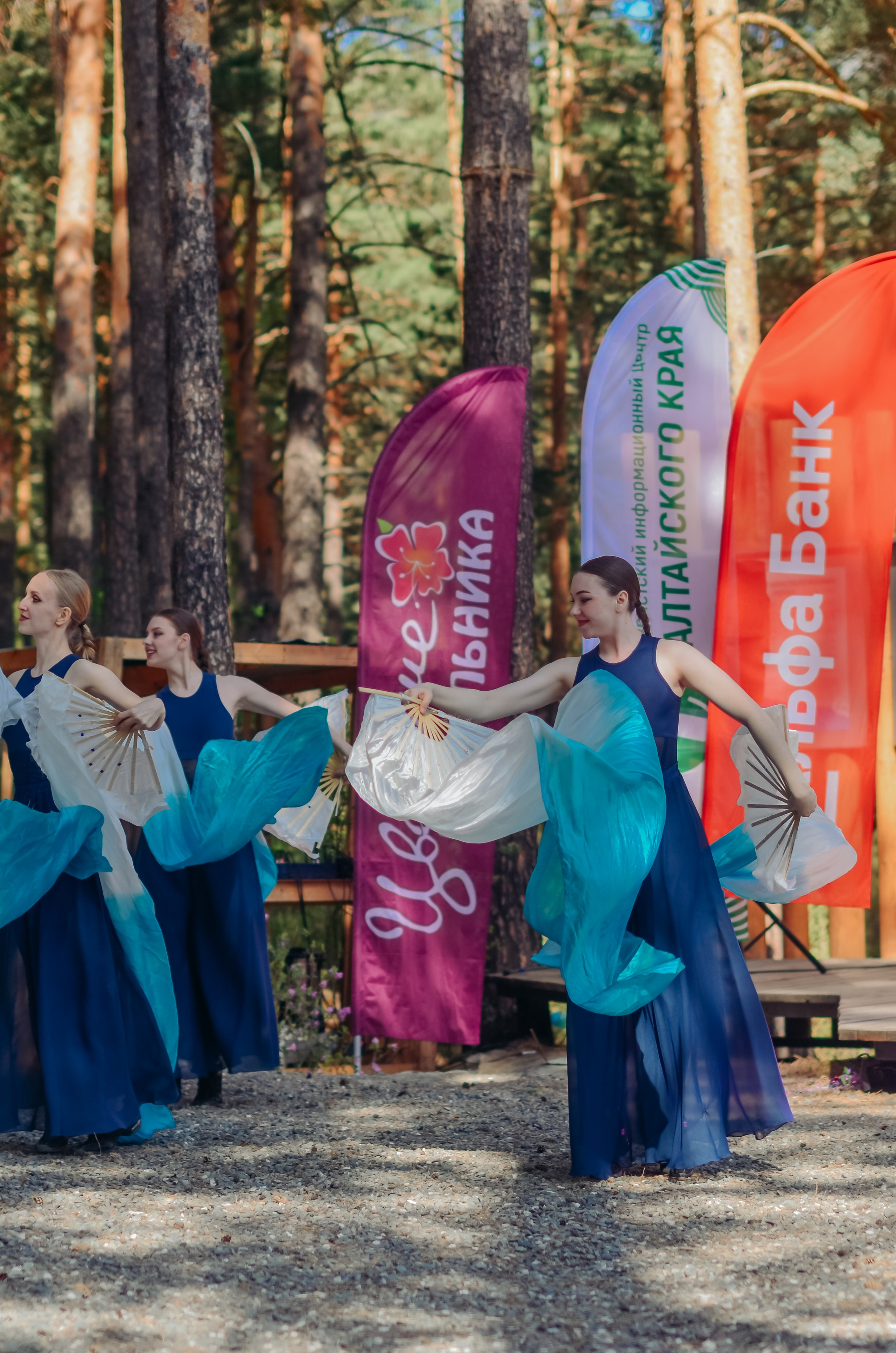 Фестиваль «Цветение Маральника на Алтае 2025». Фоторепортаж. Денисова Аля — фотограф для парных съемок и индивидуальных историй в Барнауле