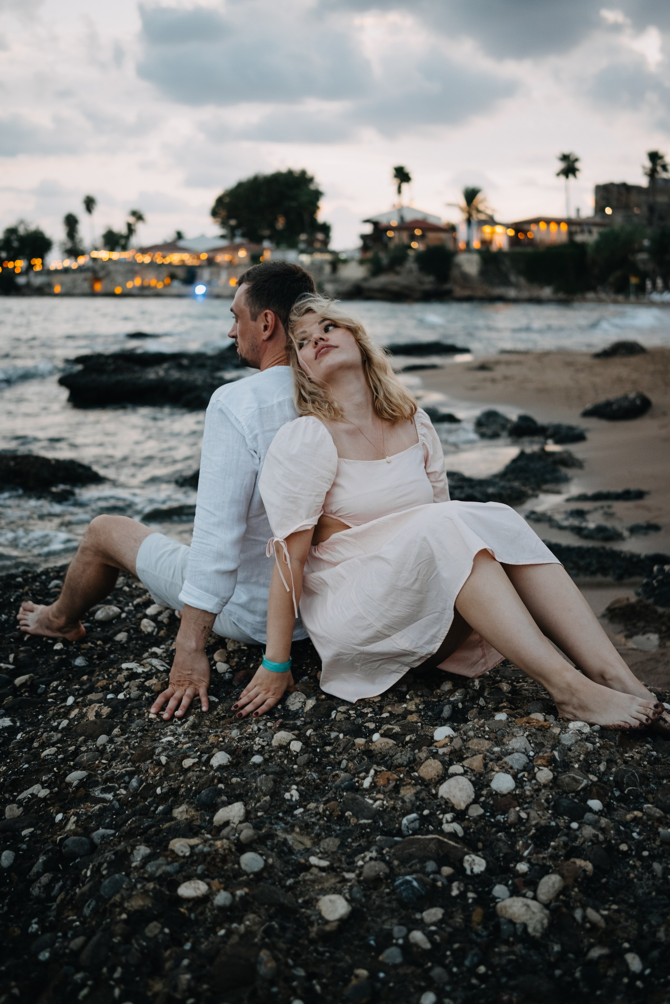 Съемка пары на море. Портретный и свадебный фотограф в Тбилиси • xeniqo