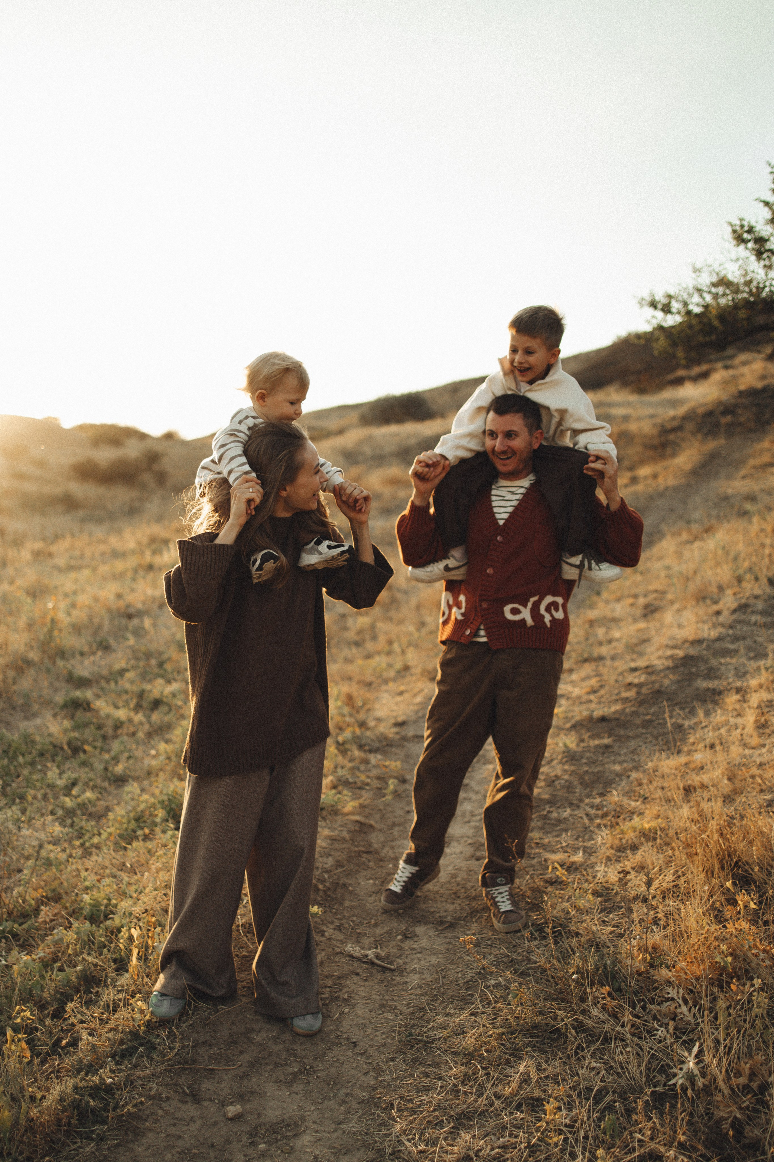 Семейная история, закат в Мержаново. Семейный и детский фотограф, таганрог, ростов-на-дону