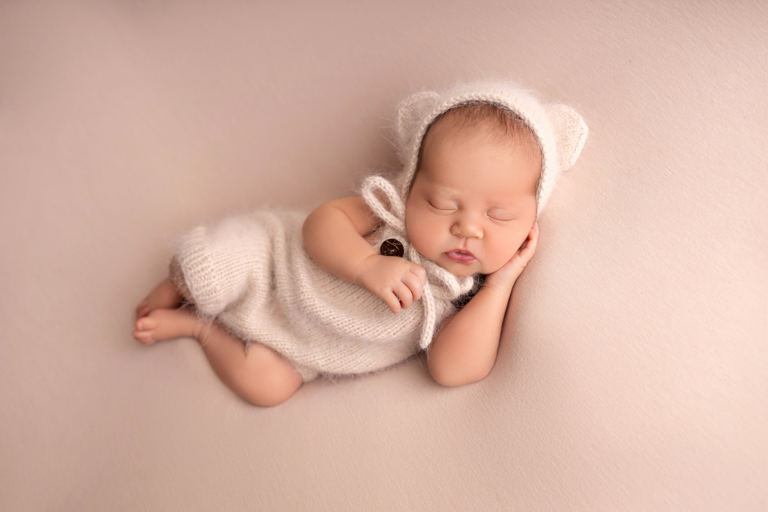 Классическая фотосессия малыша. Фотограф новорожденных малышей в Омске и Омской области Эльвира Камаева