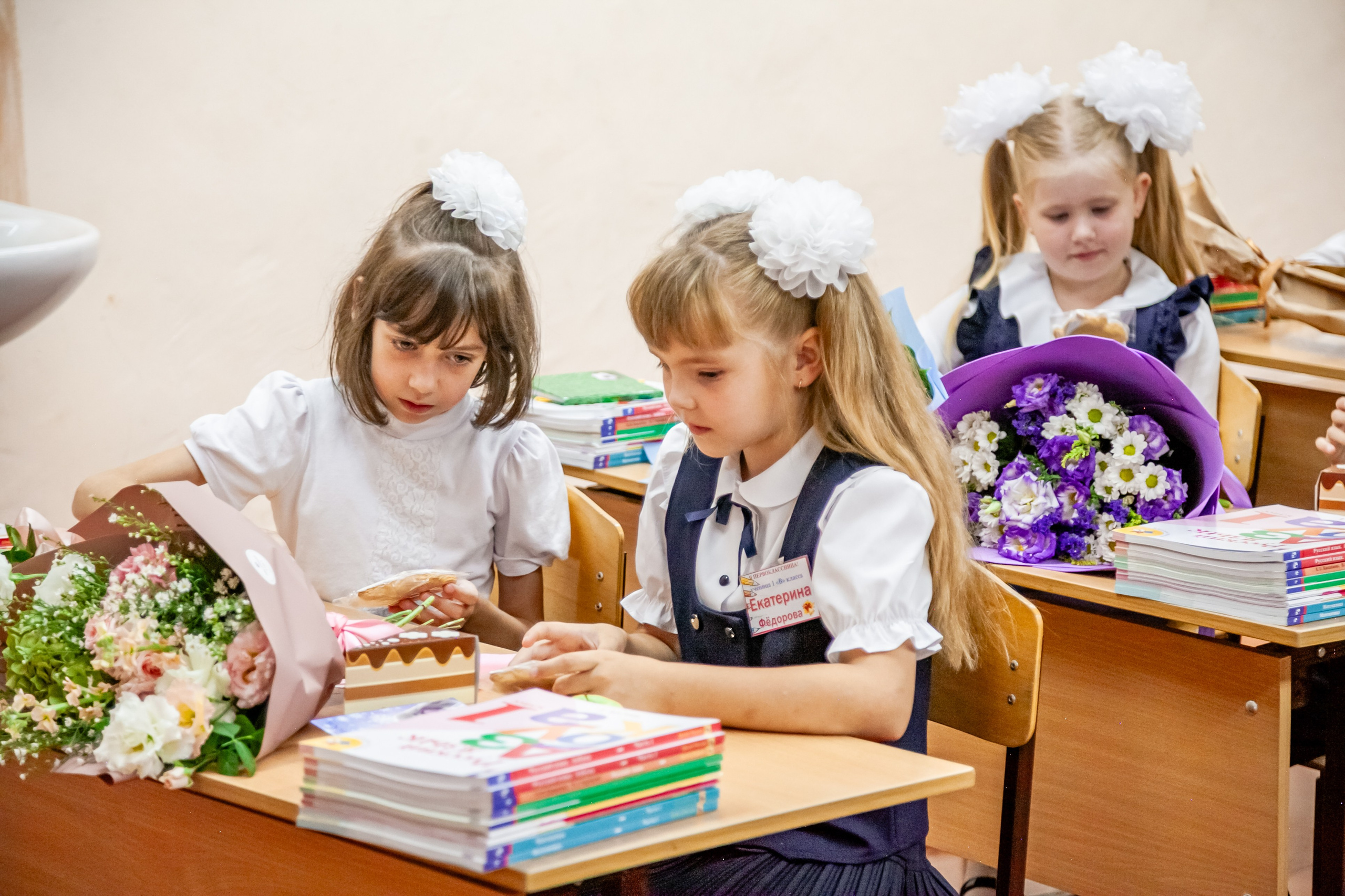 1 сентября линейка. Свадебный и семейный фотограф в Армавире