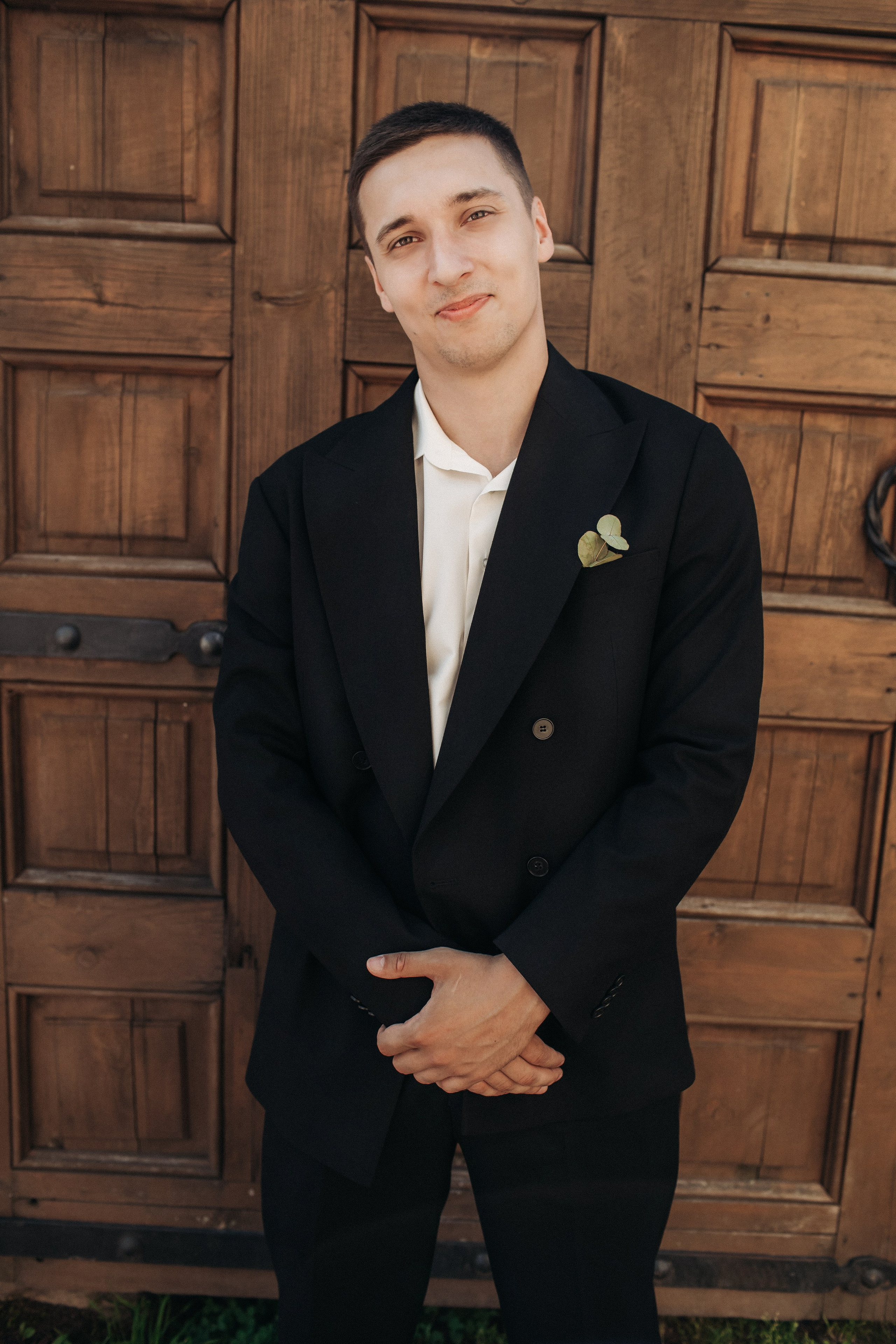 Vlad & Nadya (Saint-Petersburg, Russia). Destination wedding photographer Peter Letu