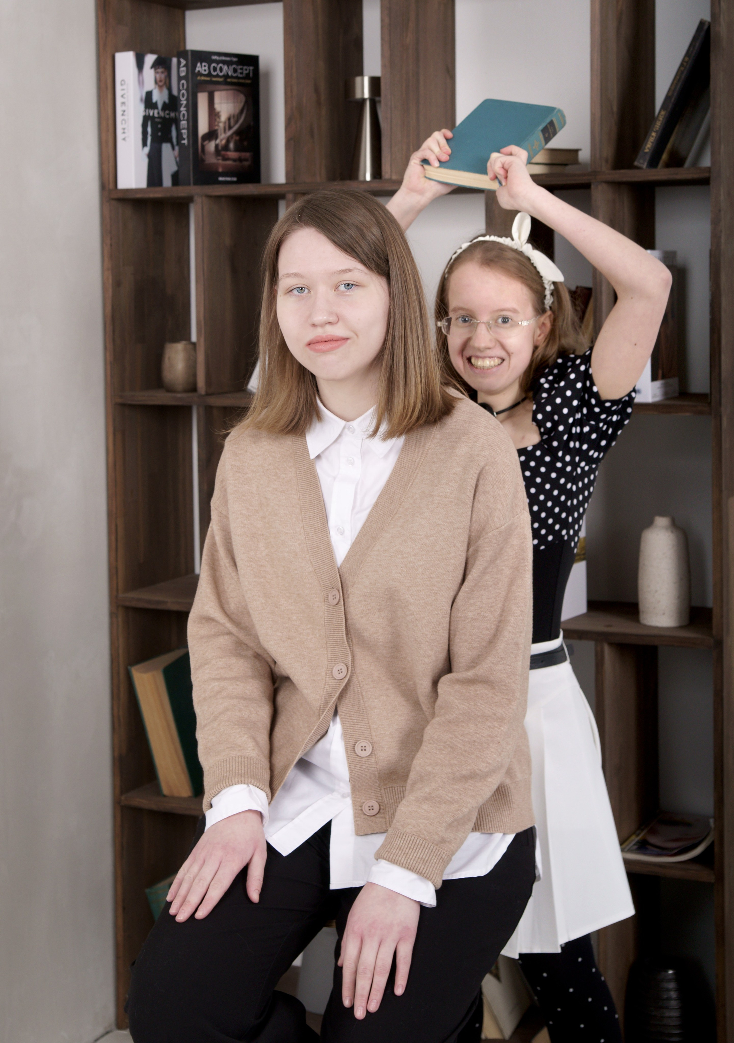 Студийная фотосессия выпускников 9,11 классов в Иркутске