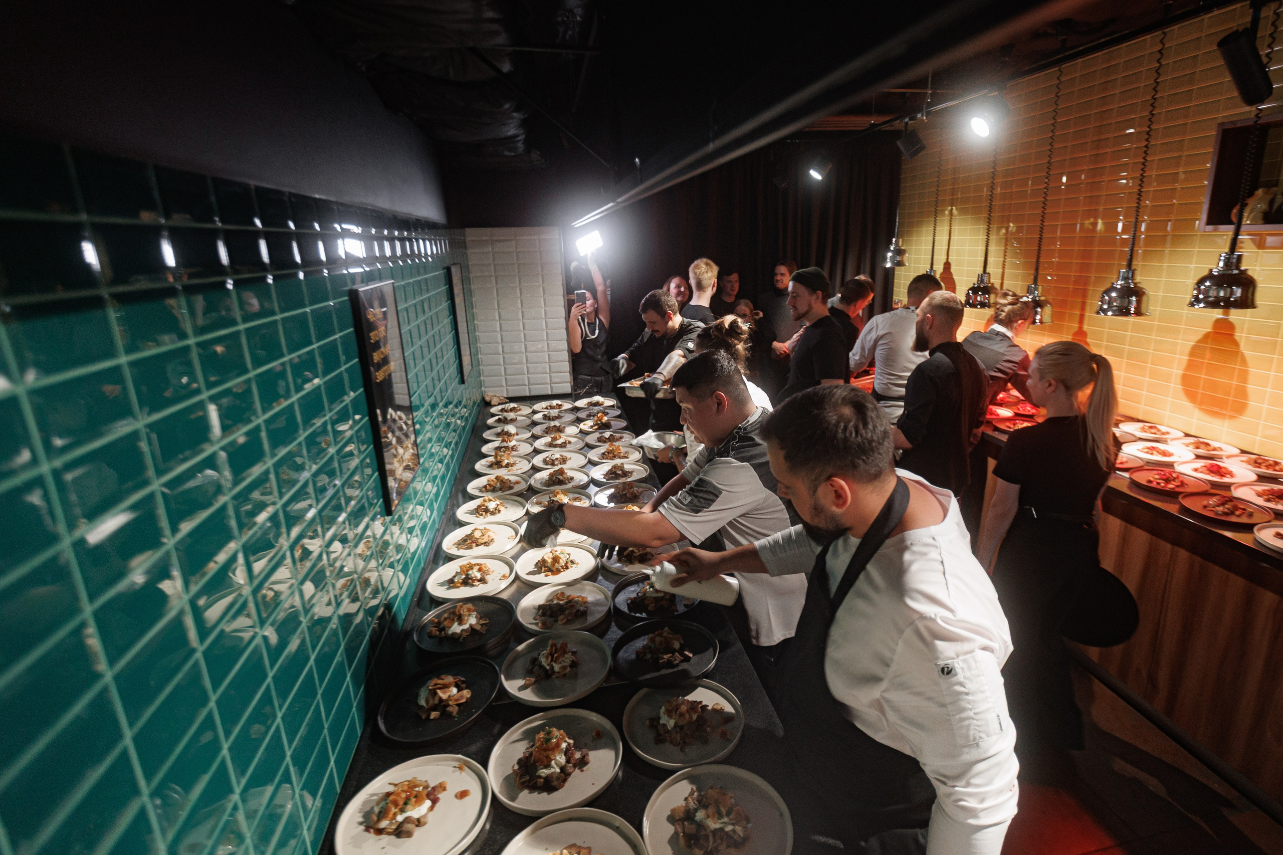 Фотографии с Гастроужина Честер Челябинск 5 ЛЕТ.5 ШЕФОВ