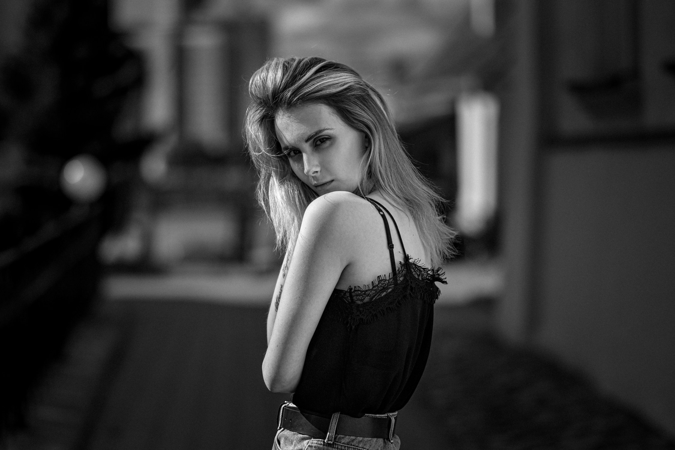 ЧБ классика портреты. Компания и фотошкола по созданию контента в Москве