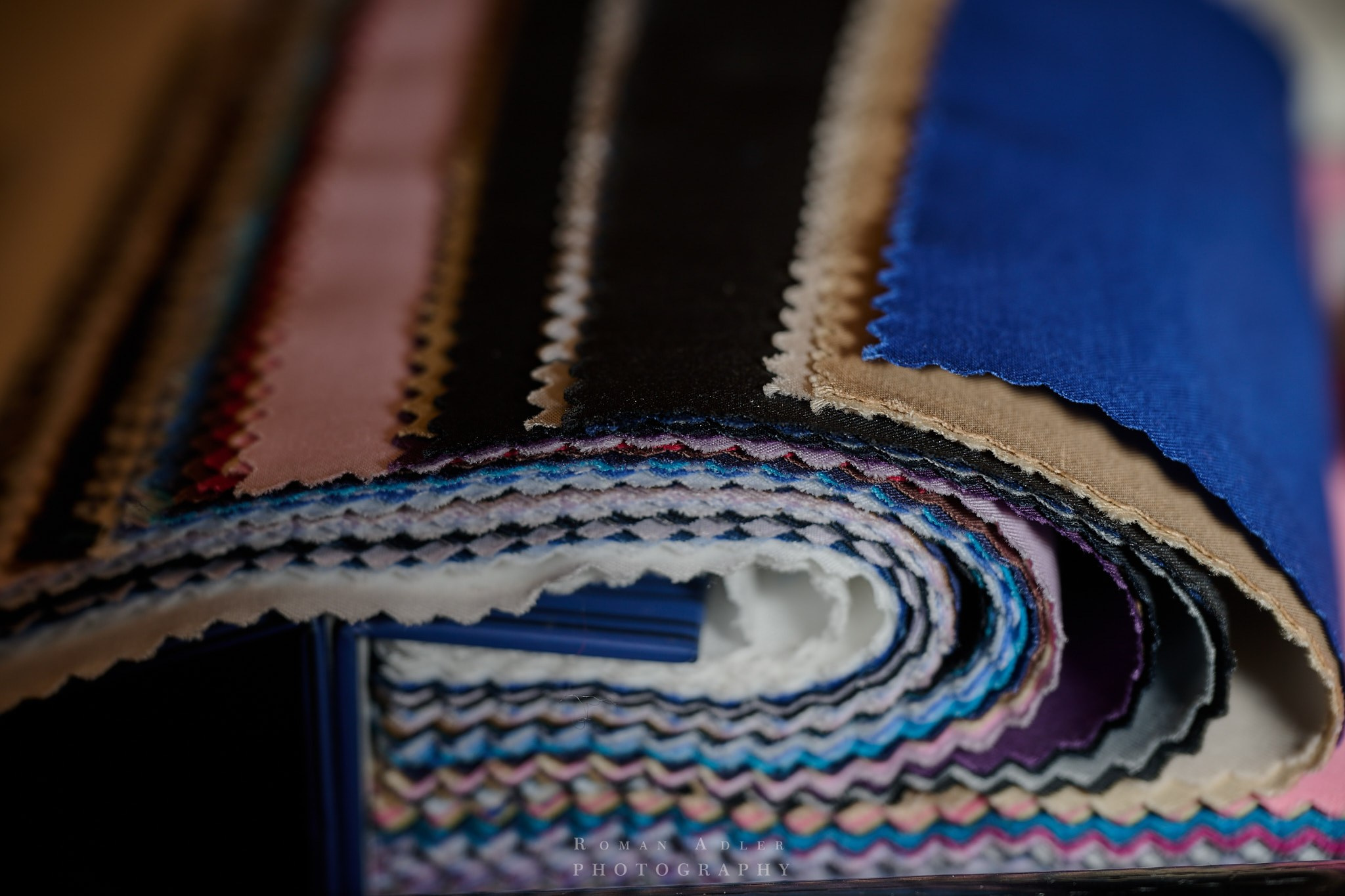 индивидуальный пошив рубашки, индивидуальный пошив одежды Москва, рубашки на заказ, фотограф Роман Адлер