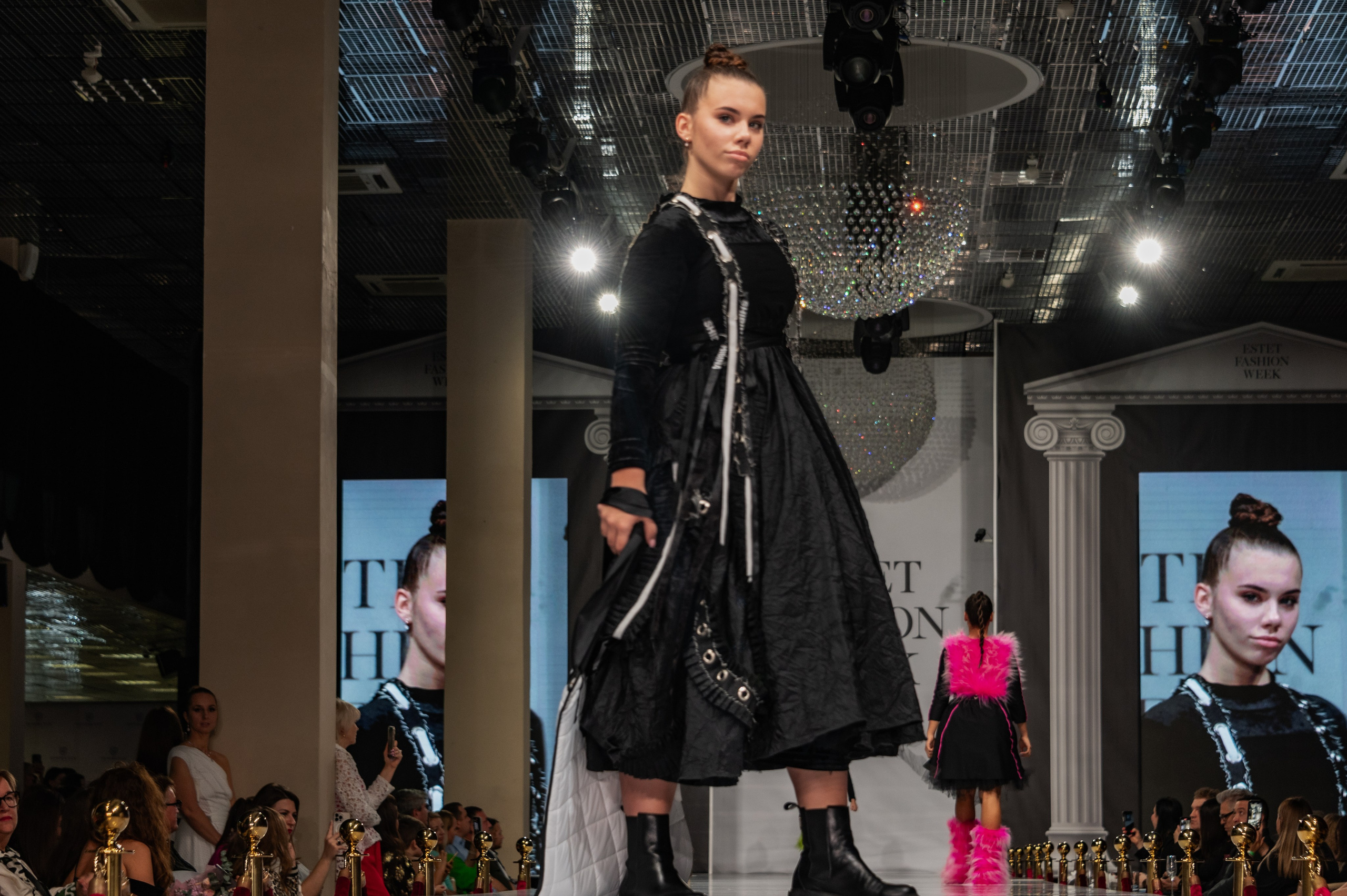 Estet Fashion Week-2023. Фотограф Роман Адлер