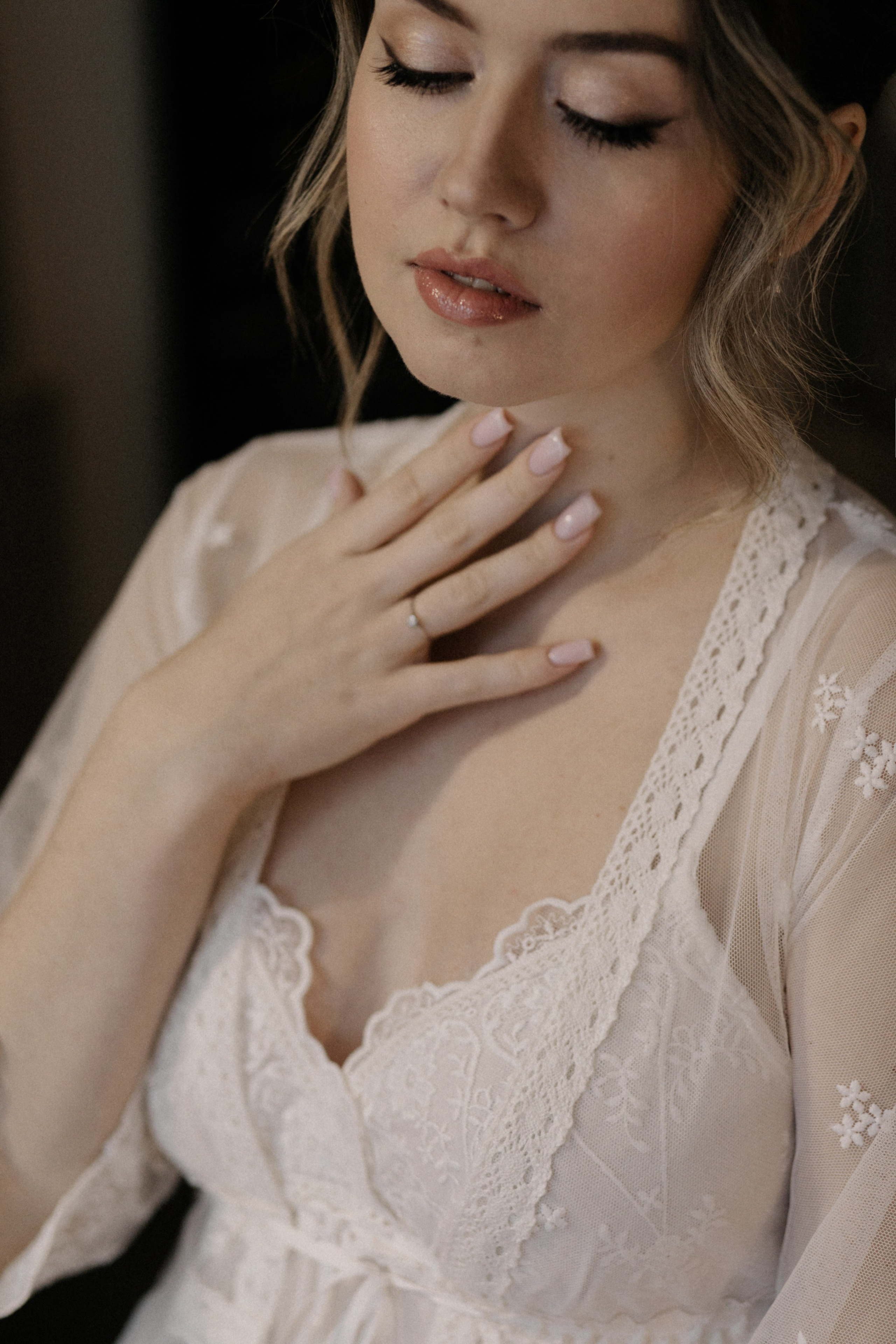 Ксюша и Илья. Утро в отеле роспись в Birds. Свадебный и портретный фотограф в Москве Анастасия Масюк