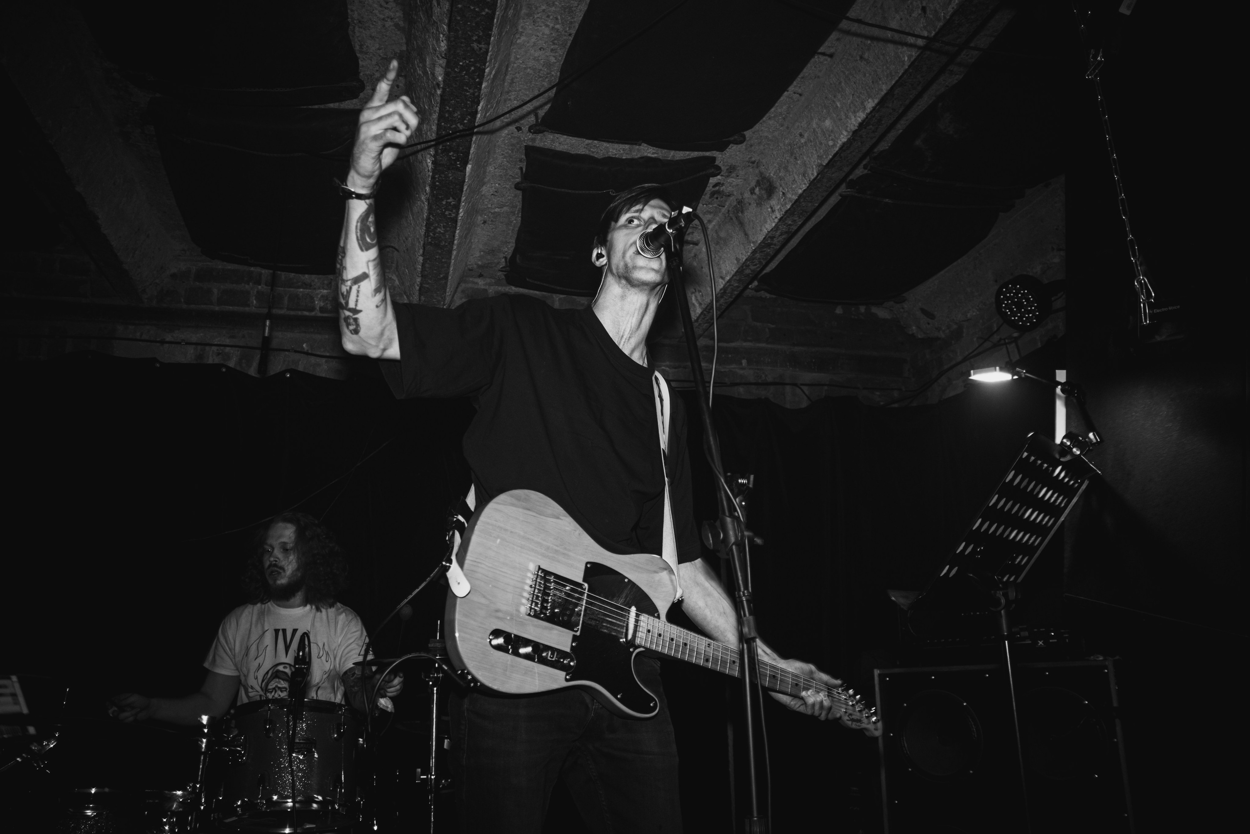 Laugar & Шумы Штормовых Широт & Пожары На Дальнем Севере 11.10.2025. Репортажный фотограф в Москве Legiodot