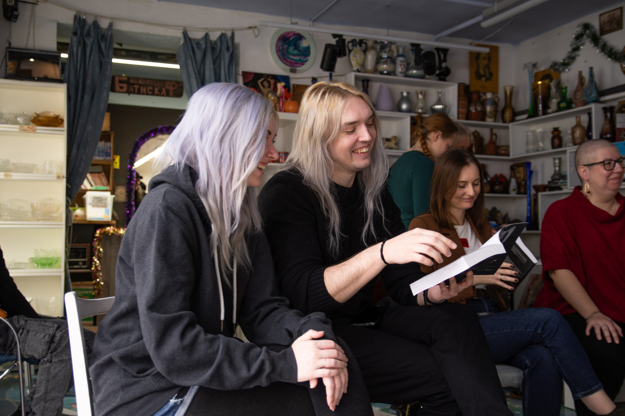 Музыкально-поэтический перфоманс на некорпоративе «Мы больше этой суеты». Репортажный фотограф в Москве Legiodot