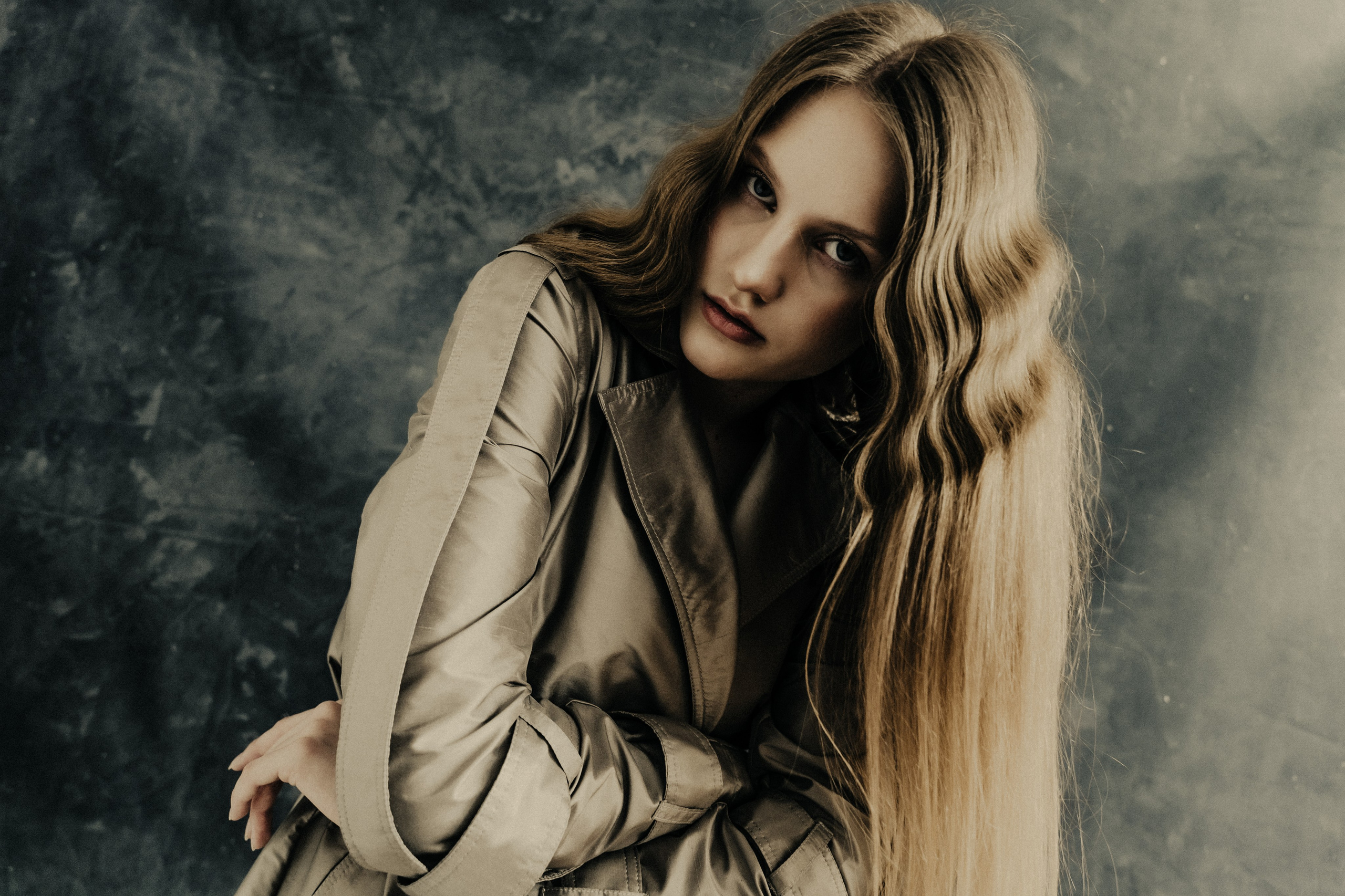 ZO: FLORA. TUTSARKIS — Art Director | Stylist | Photographer