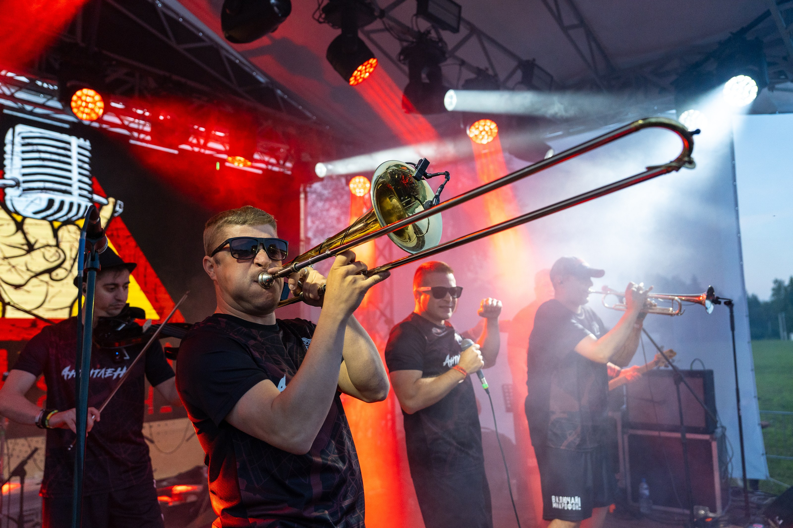 Фотоотчет с главного панк-рок фестиваля страны Anti-Party 2025. Фотограф Николай Прокофьев модельные тесты в Москве