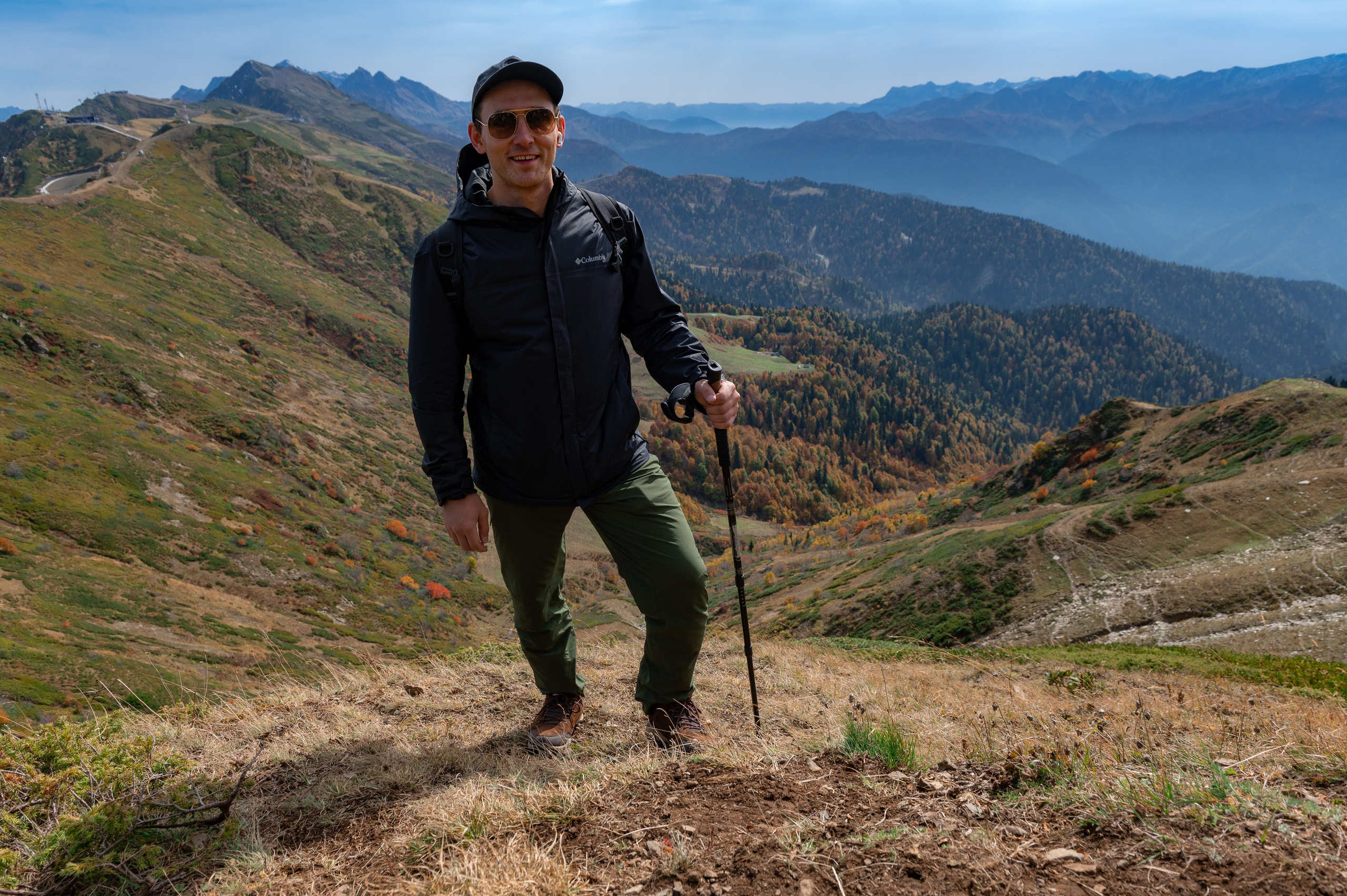 Хайкинг по трем курортам Красной Поляны 2022. Репортажный фотограф в Красной Поляне и Сочи Павлюченко Екатерина