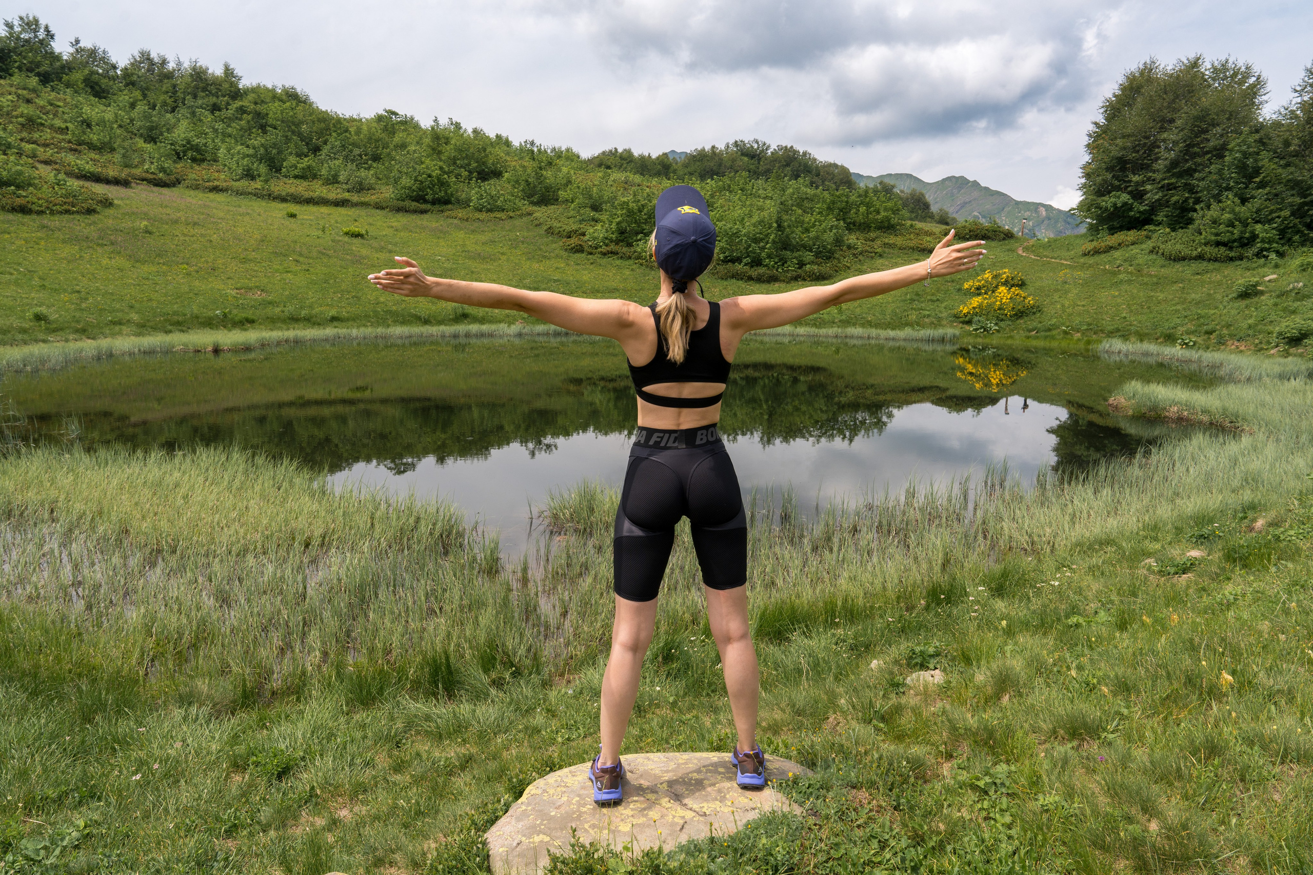 MICE мероприятие для компании «Доставка морем»: хайкинг к Ачипсинским водопадам. Репортажный фотограф в Красной Поляне и Сочи Павлюченко Екатерина