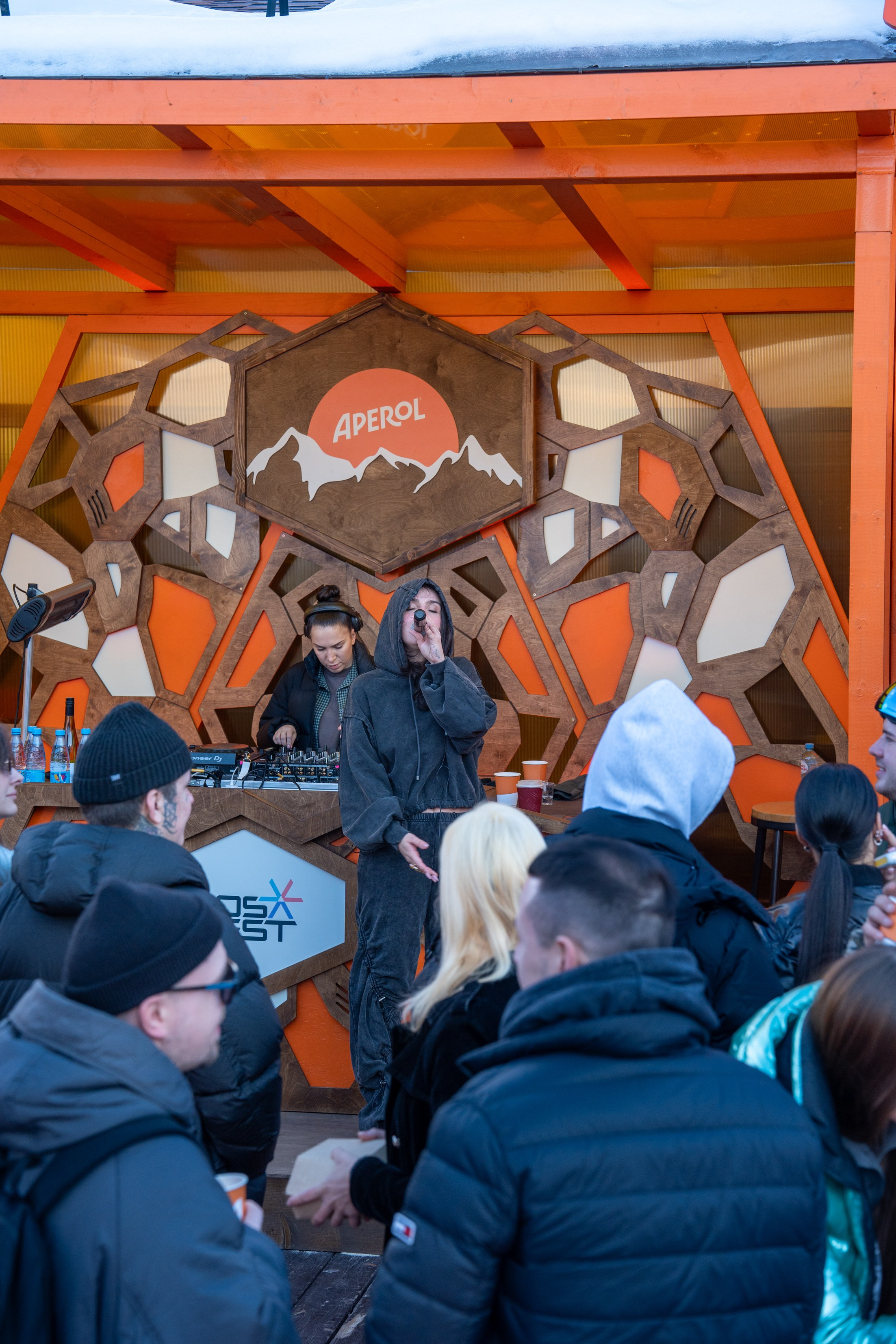 Фотоотчет партнерской интеграции Aperol Spritz на Роза Фест 2025. Репортажный фотограф в Красной Поляне и Сочи Павлюченко Екатерина