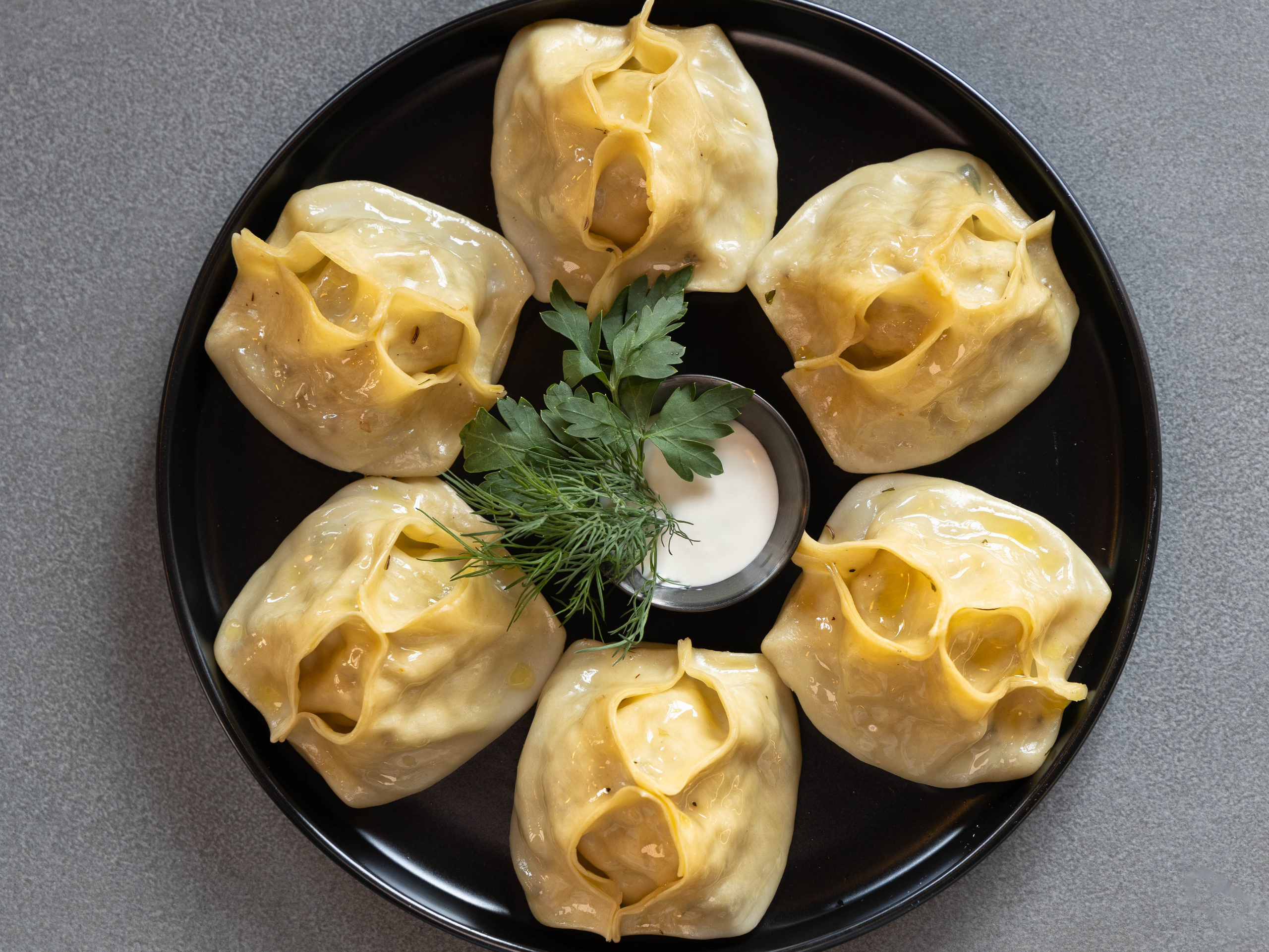 Блюда Чебуреки и Манты. Фотограф Юлия Воеводина