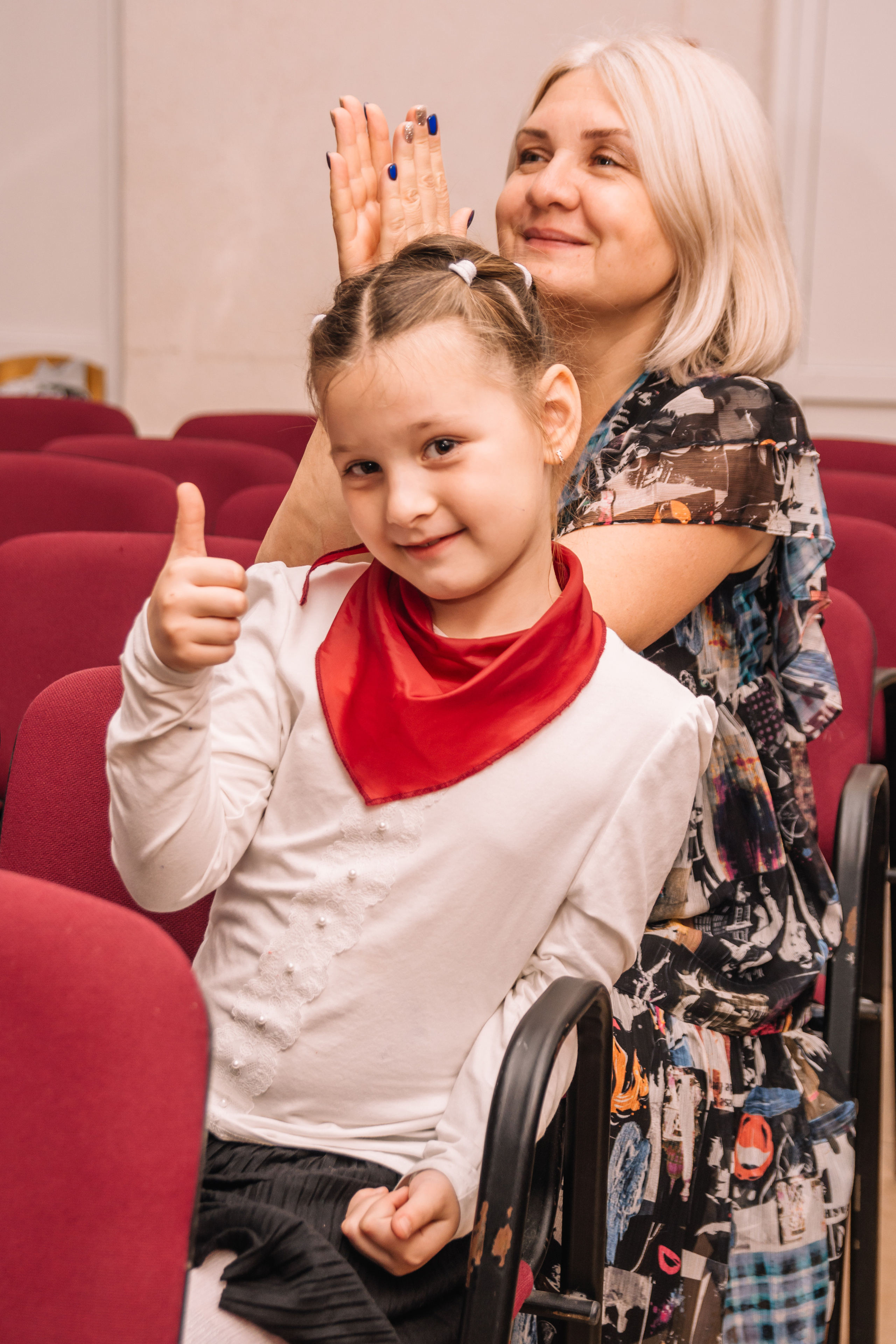 Посвящение в гимназисты, репортаж школьного праздника. Семейный и детский фотограф Кущ Наташа