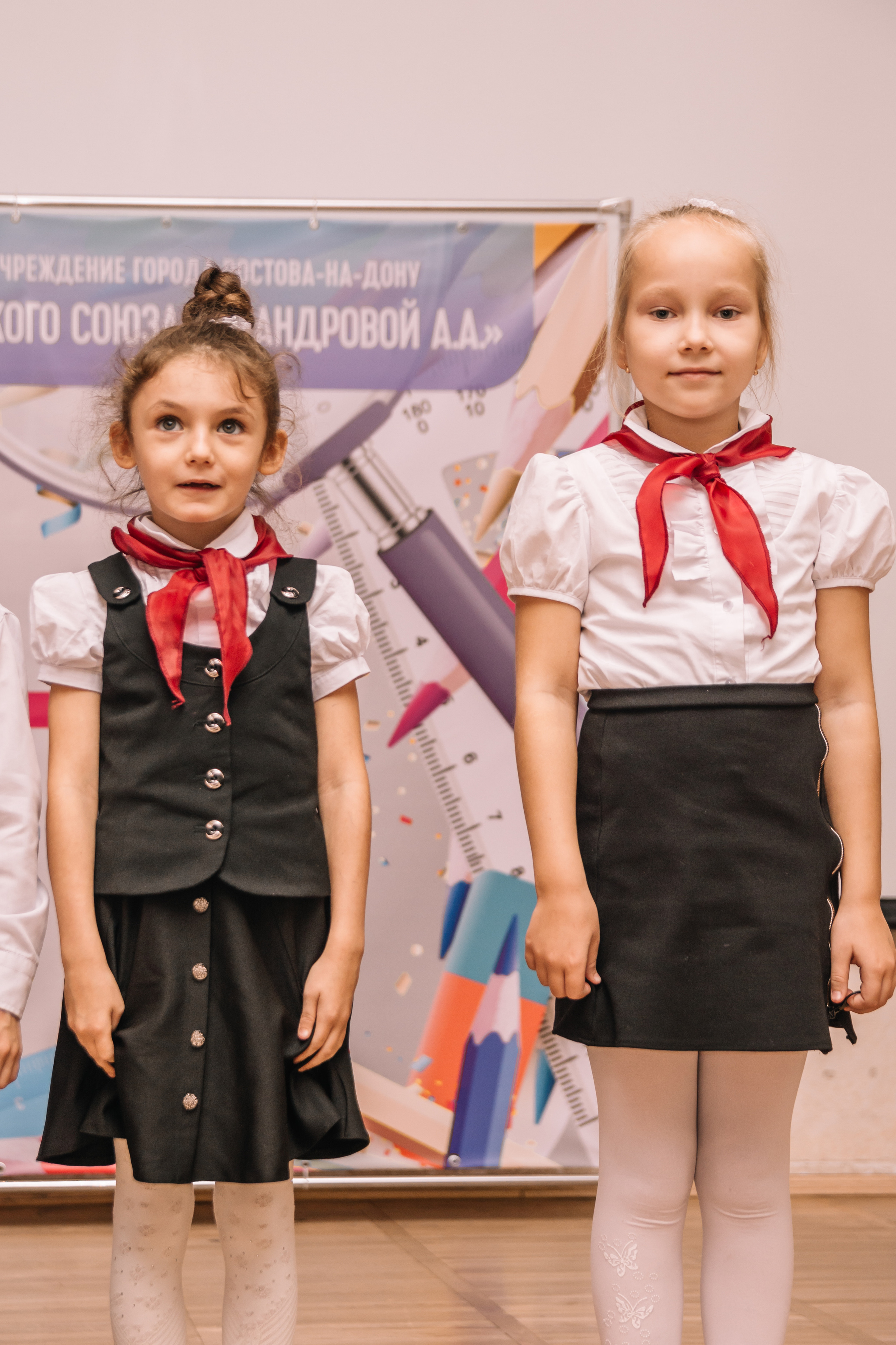 Посвящение в гимназисты, репортаж школьного праздника. Семейный и детский фотограф Кущ Наташа