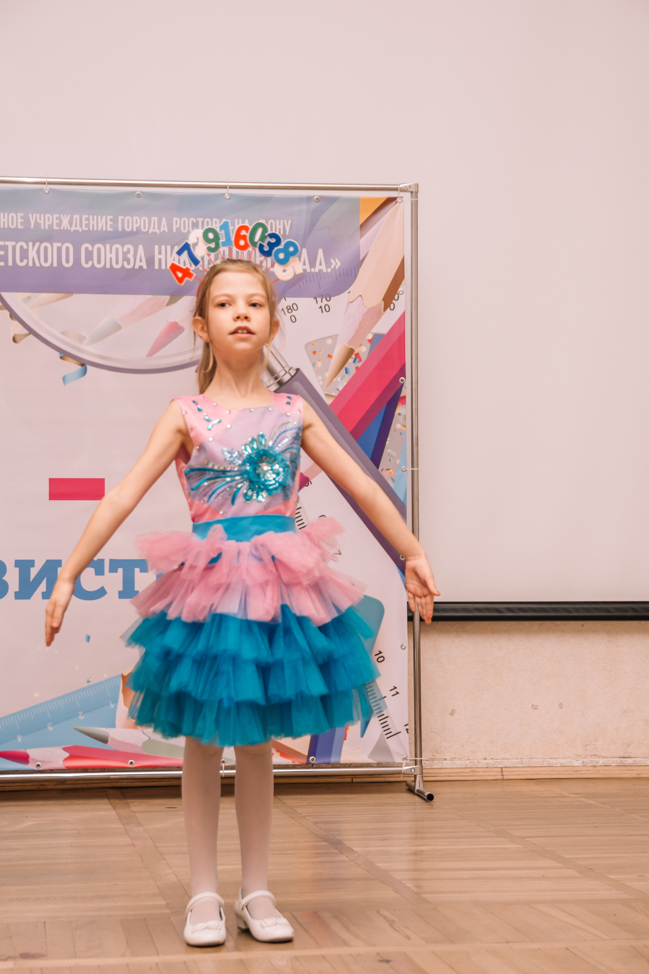 Посвящение в гимназисты, репортаж школьного праздника. Семейный и детский фотограф Кущ Наташа