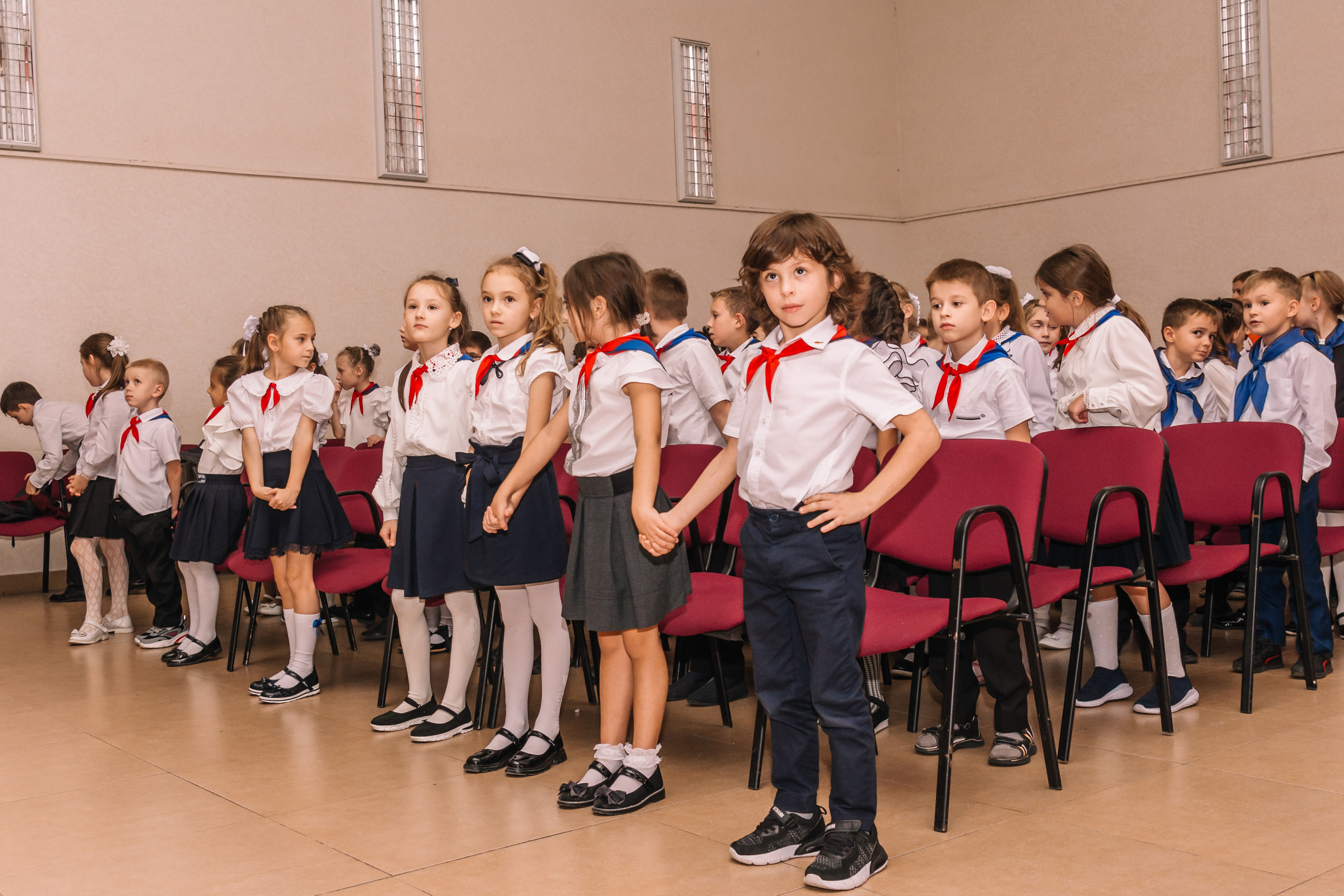 Посвящение в гимназисты, репортаж школьного праздника. Семейный и детский фотограф Кущ Наташа